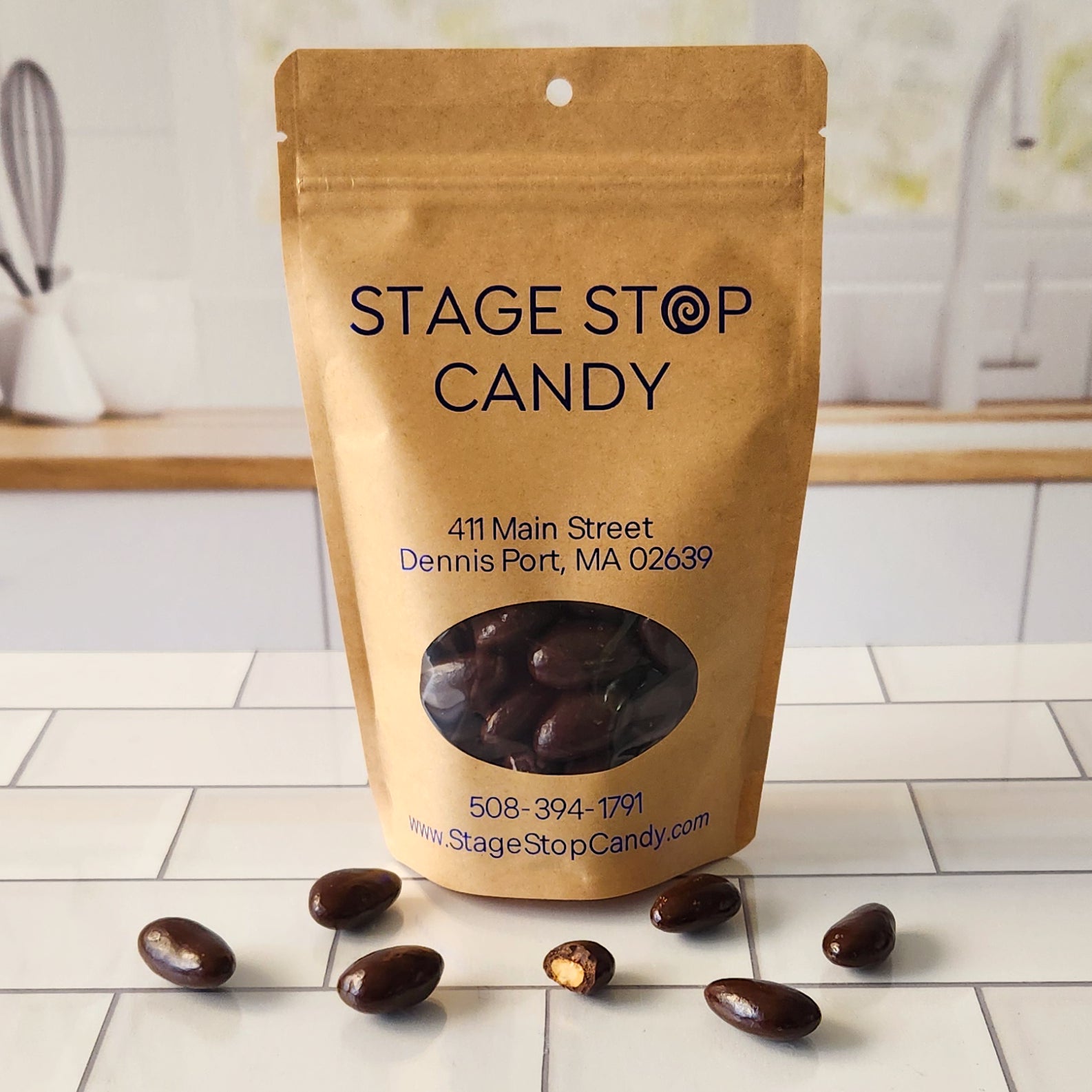 Premium Dark Chocolate Covered Almonds - Crunchy & Delicious Snack for Gifts, Parties & Healthy Desserts