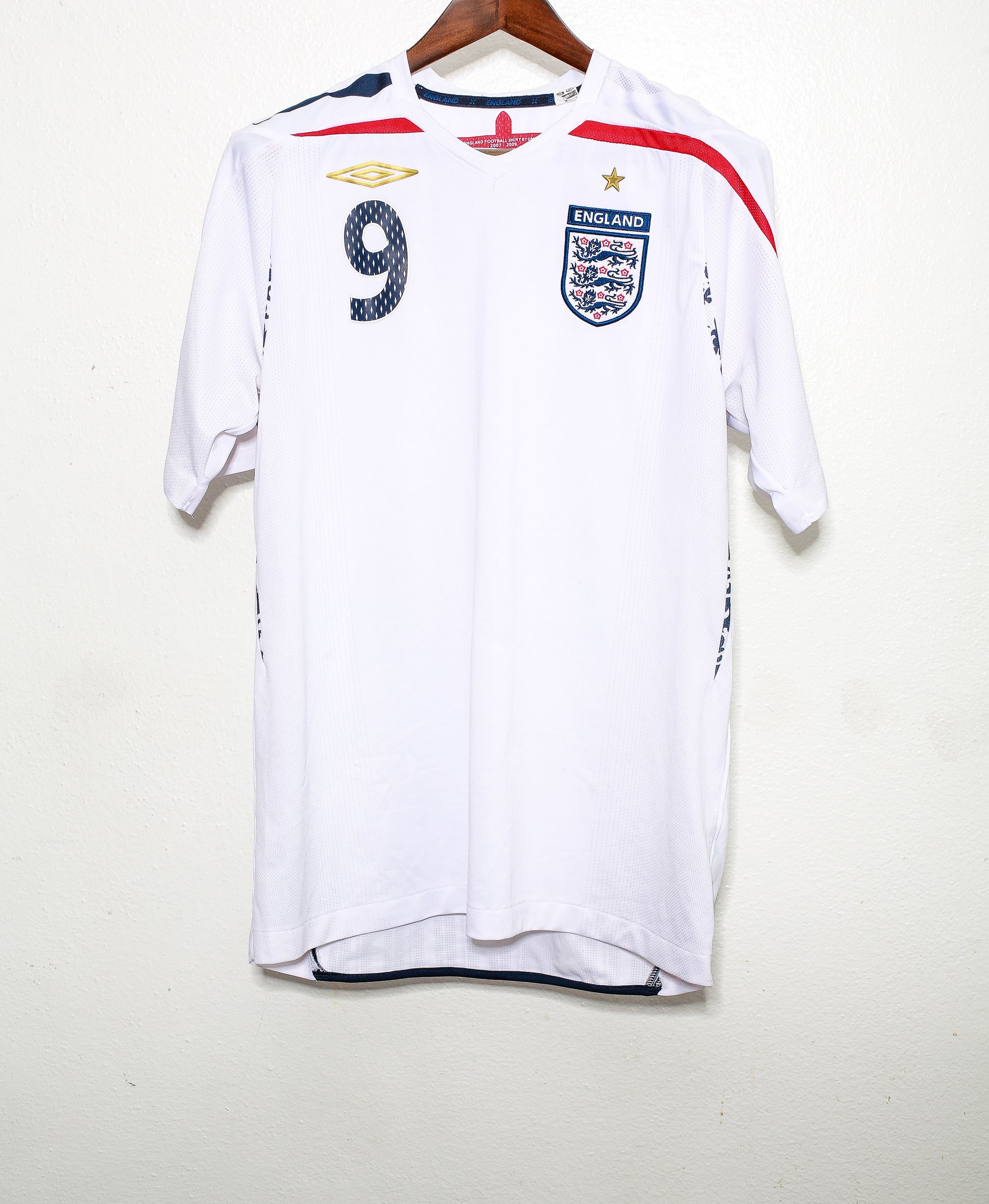 2008 England Home Soccer Jersey #9 Rooney (Size L) - Authentic Football Shirt for Fans & Collectors - Perfect for Matches, Gifts, and Sports Events