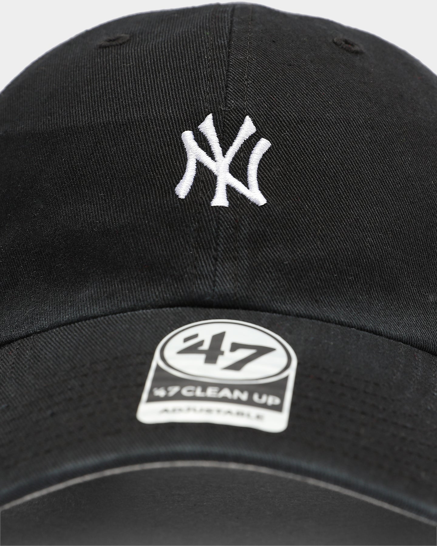 New York Yankees 47 Brand Clean Up Strapback Black Hat - Adjustable Snapback for Baseball Fans & Streetwear Style