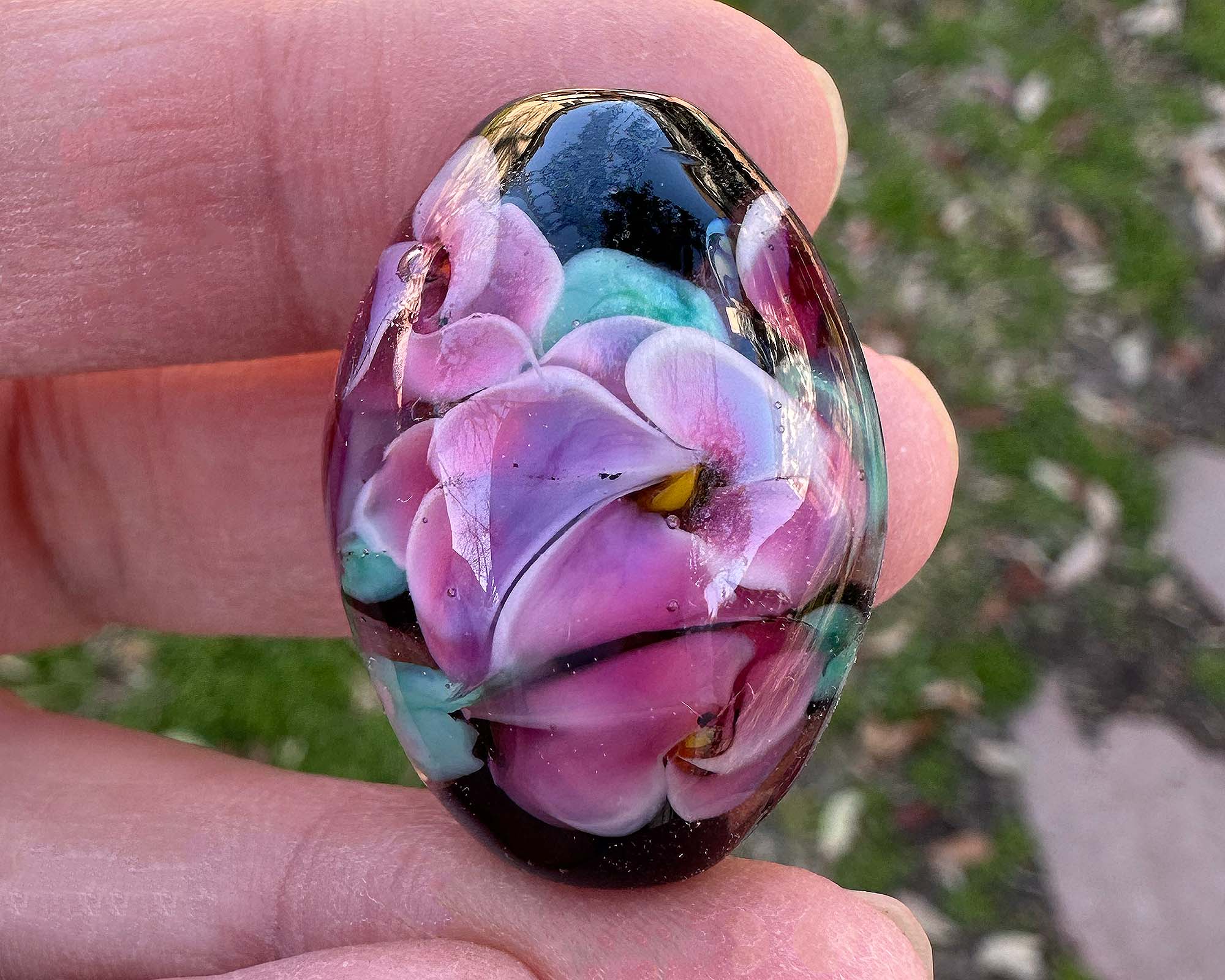 Elegant Pink Floral Lampwork Glass Focal Bead for Jewelry Making - Perfect for Necklaces, Bracelets, and DIY Craft Projects