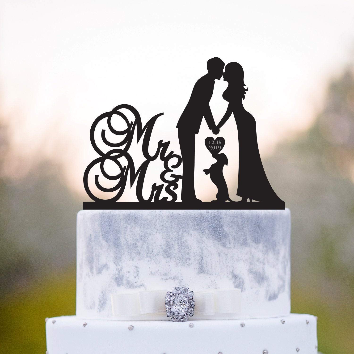 Custom Mr & Mrs Wedding Cake Topper with Miniature Dachshund - Personalized Engagement & Anniversary Cake Decor for Couples | Perfect for Wedding Cakes, Bridal Showers, and Romantic Celebrations