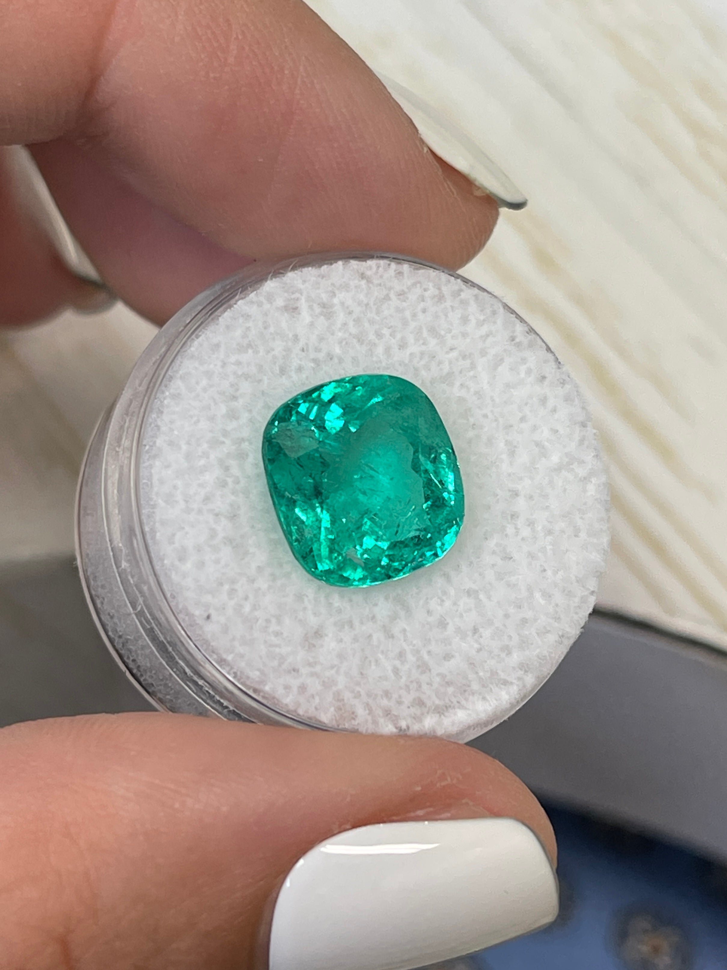5.80 Carat Certified 11.5x10.8mm Bluish Green Natural Loose Colombian Emerald - Cushion Cut Gemstone for Jewelry Making, Engagement Rings & Luxury Gifts