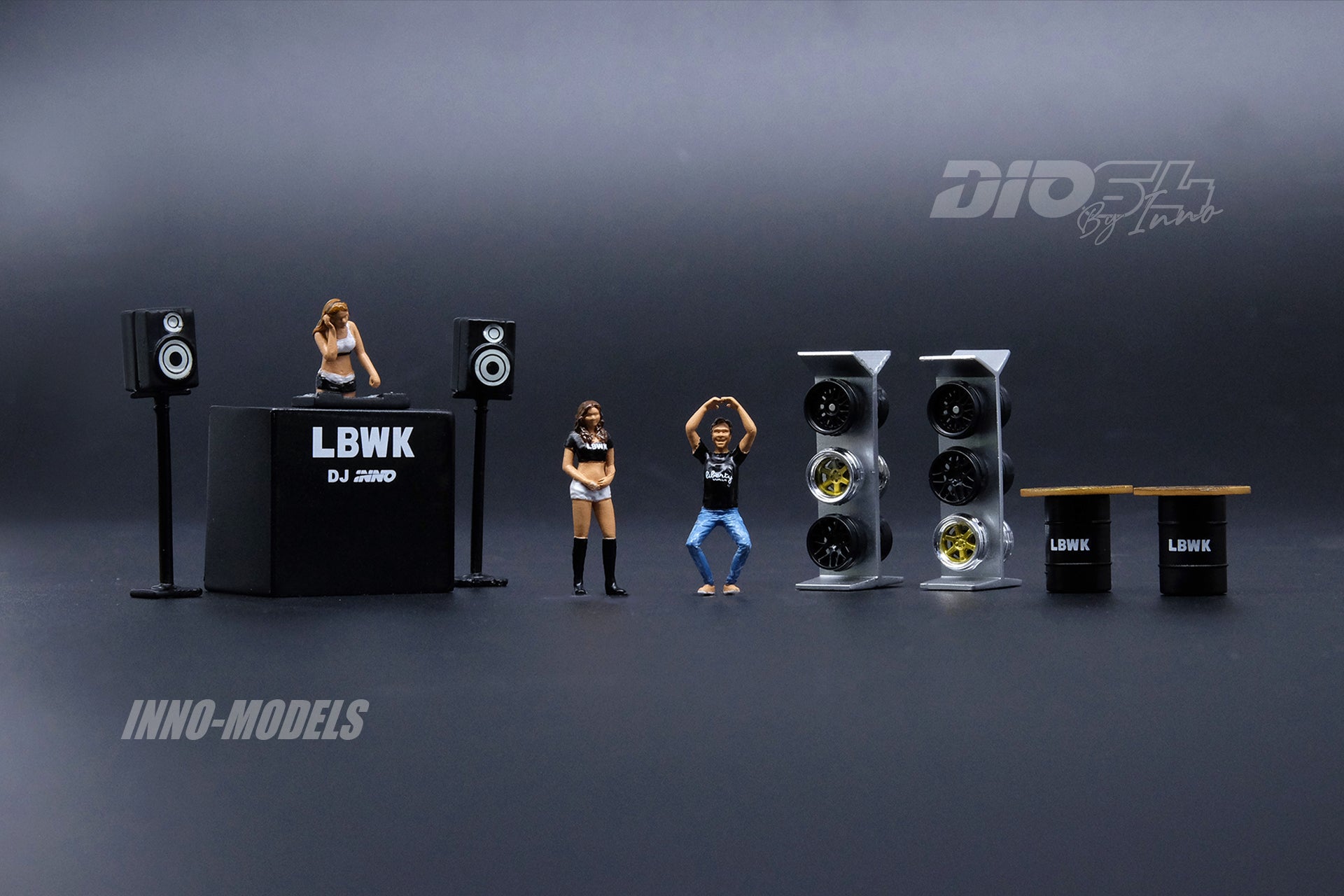 INNO Models 1:64 Scale Liberty Walk Porsche 997 LBWK Chrome Finish Diecast Car with Figure Set - Perfect for Collectors, Display Cases, and Diorama Scenes