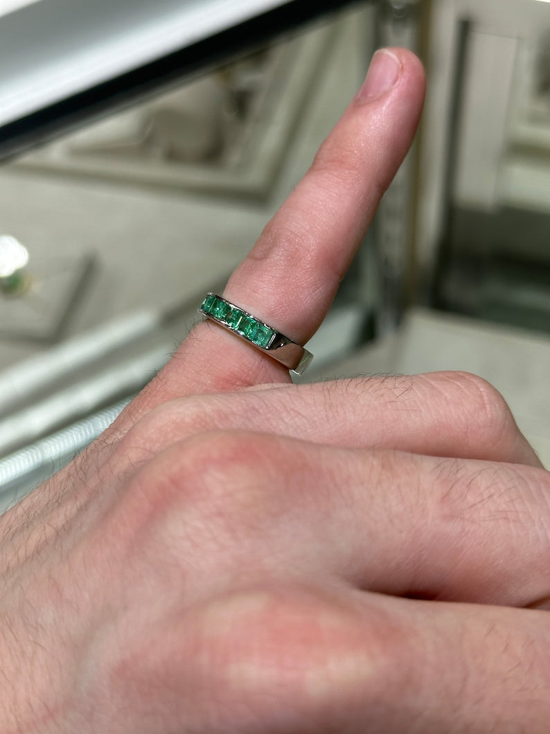 1.35tcw 18K White Gold Princess Cut Emerald Wedding Band Ring for Men & Women - Elegant Unisex Jewelry for Engagement, Anniversary & Special Occasions