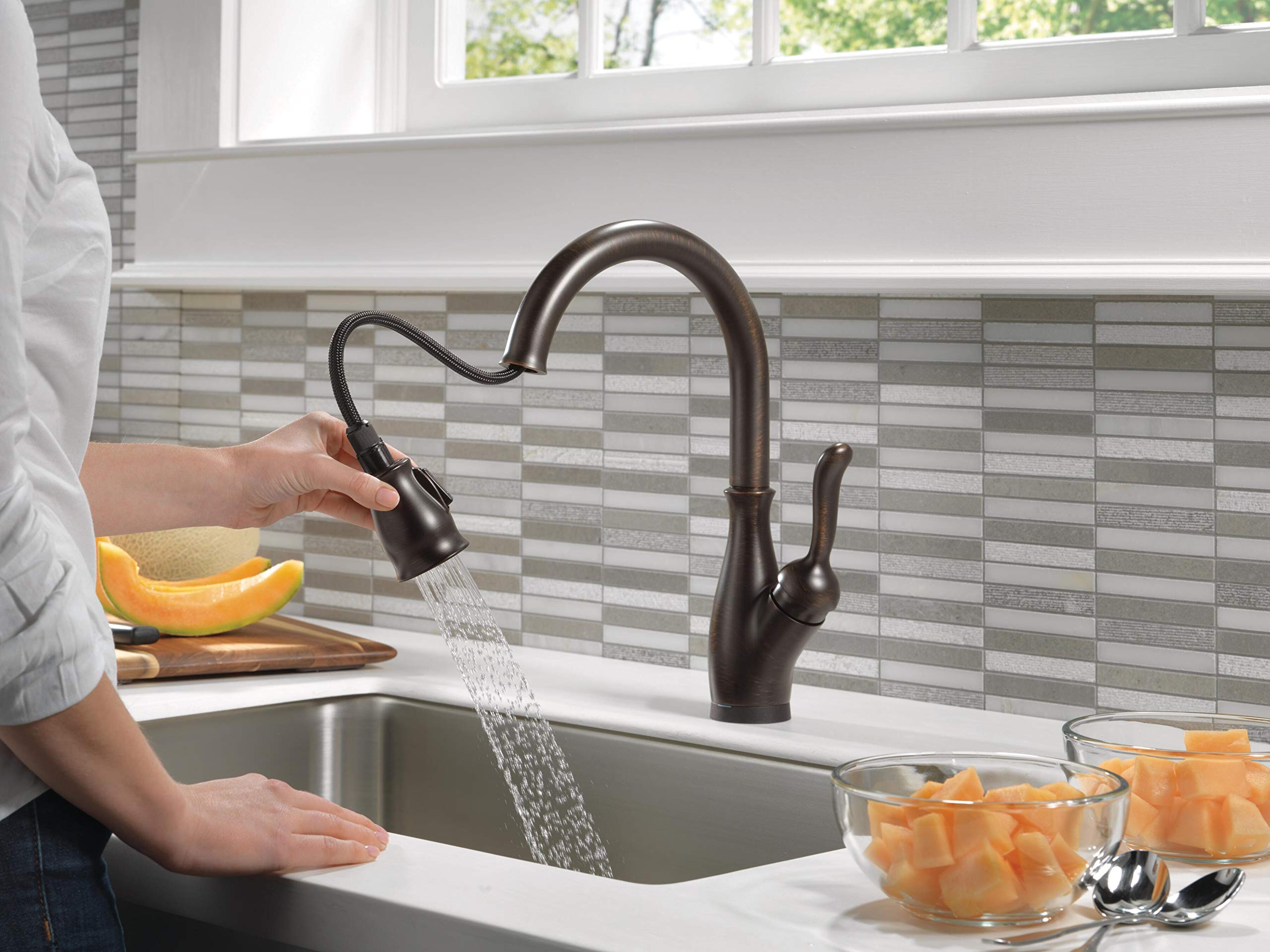 DELTA Faucet Leland VoiceIQ Smart Kitchen Faucet - Single Handle Pull-Down Sprayer with Alexa & Google Assistant Voice Control | Smart Home Compatible | Venetian Bronze Finish | Perfect for Modern Kitchens & Hands-Free Cooking