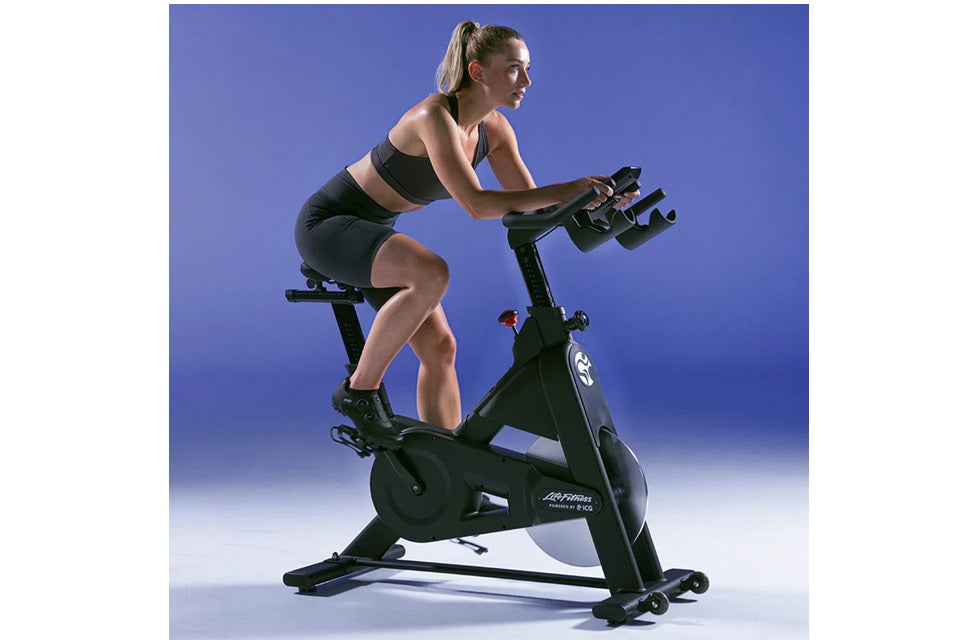 Life Fitness IC3 Indoor Exercise Bike - Premium Home & Gym Cycling Equipment for Cardio Workouts - Perfect for Indoor Training, Spinning Classes & Fitness Studios