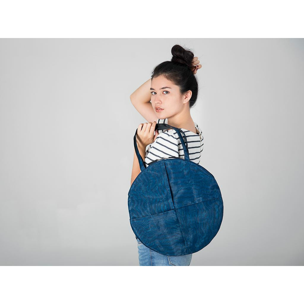 Stylish Circle Crossbody Bag for Women - Trendy Round Handbag with Adjustable Strap - Perfect for Casual Outings, Travel & Everyday Use