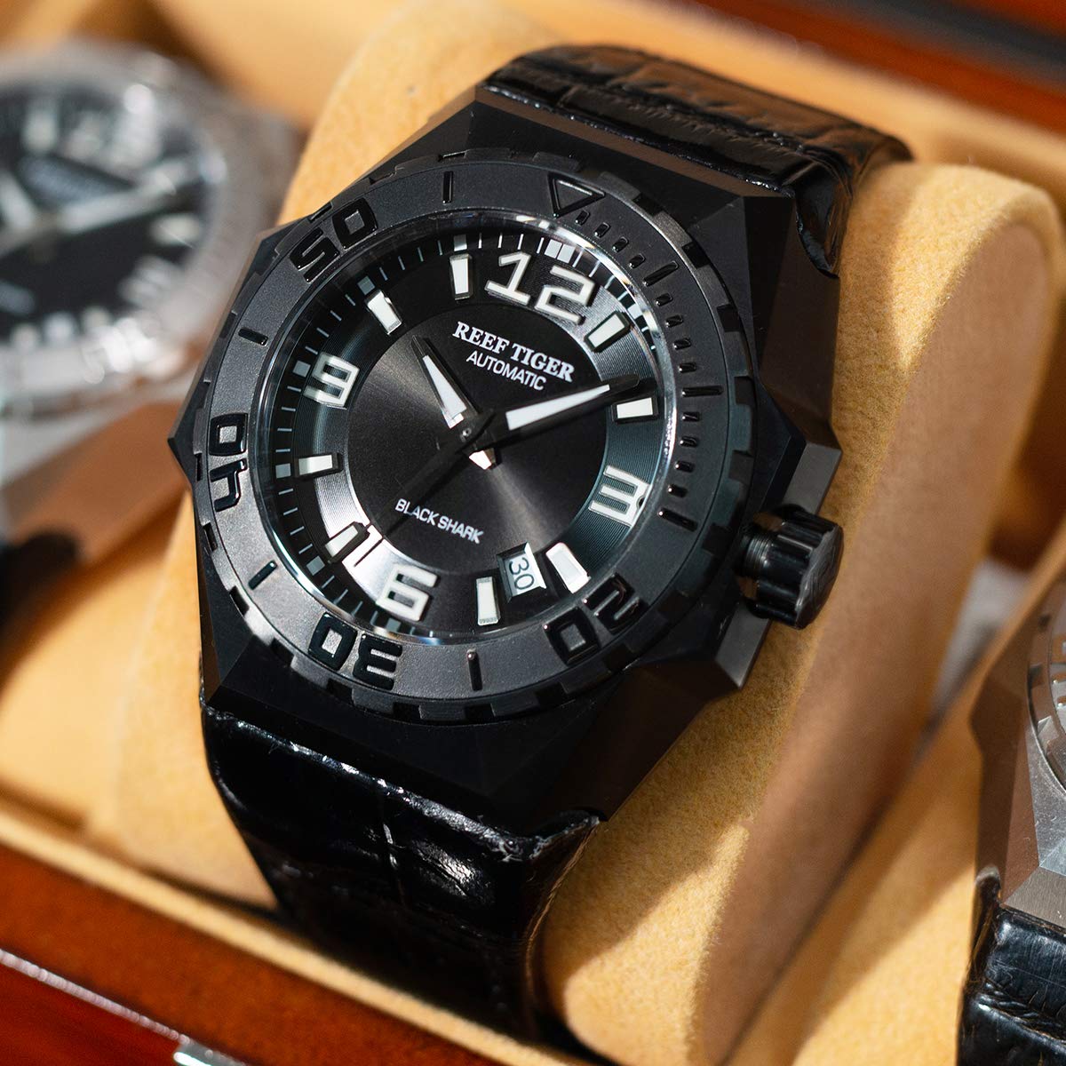REEF TIGER Men's Automatic Diver Watch - All Black Sport Mechanical Watch with Date Display RGA6903 | Waterproof Dive Watch for Swimming, Snorkeling & Outdoor Adventures
