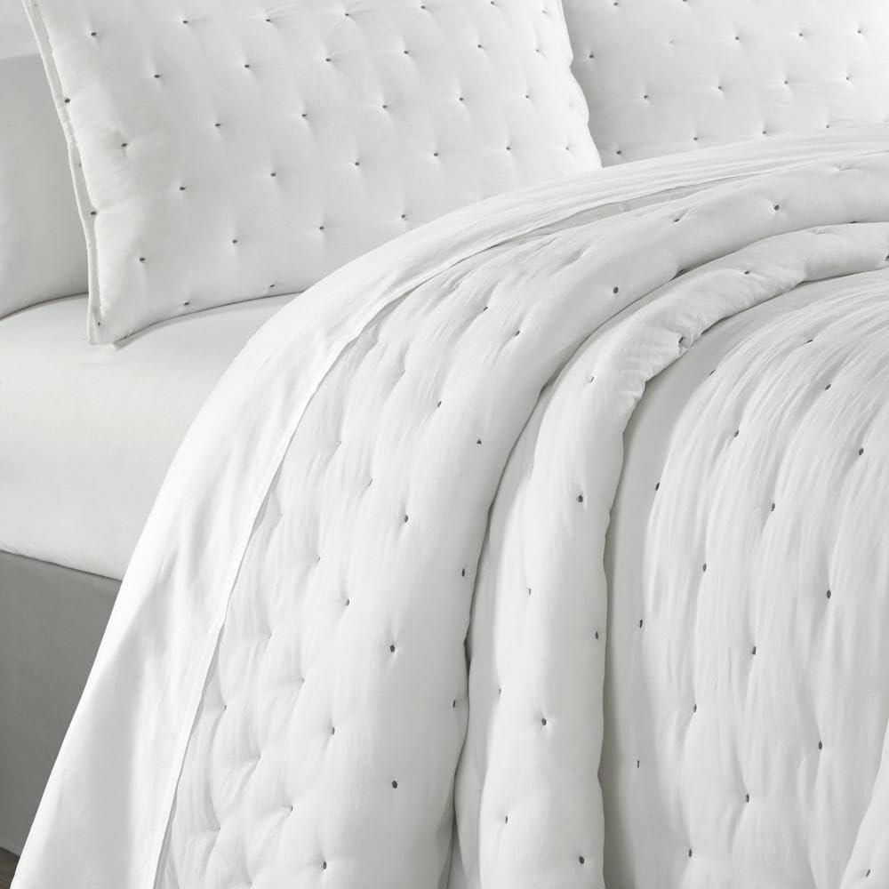 Chic Home Chyle 3-Piece King Size Quilt Set with Tufted Cross Stitch Design - Includes Pillow Shams in Soft Beige | Luxury Bedding for Master Bedroom & Guest Room Decor