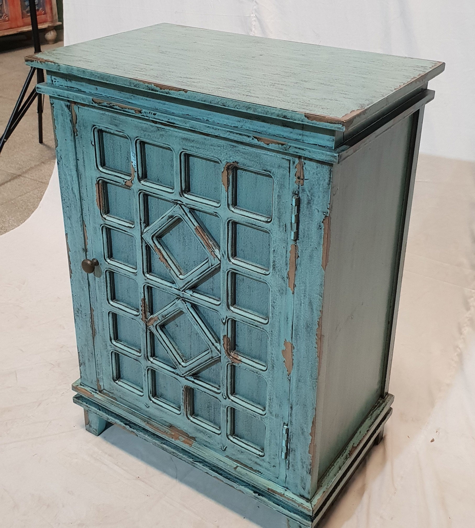 Hand Carved French Arched Door Cabinet Sideboard in Turquoise - 66x40x90cm - Vintage Home Decor for Living Room, Dining Room & Entryway