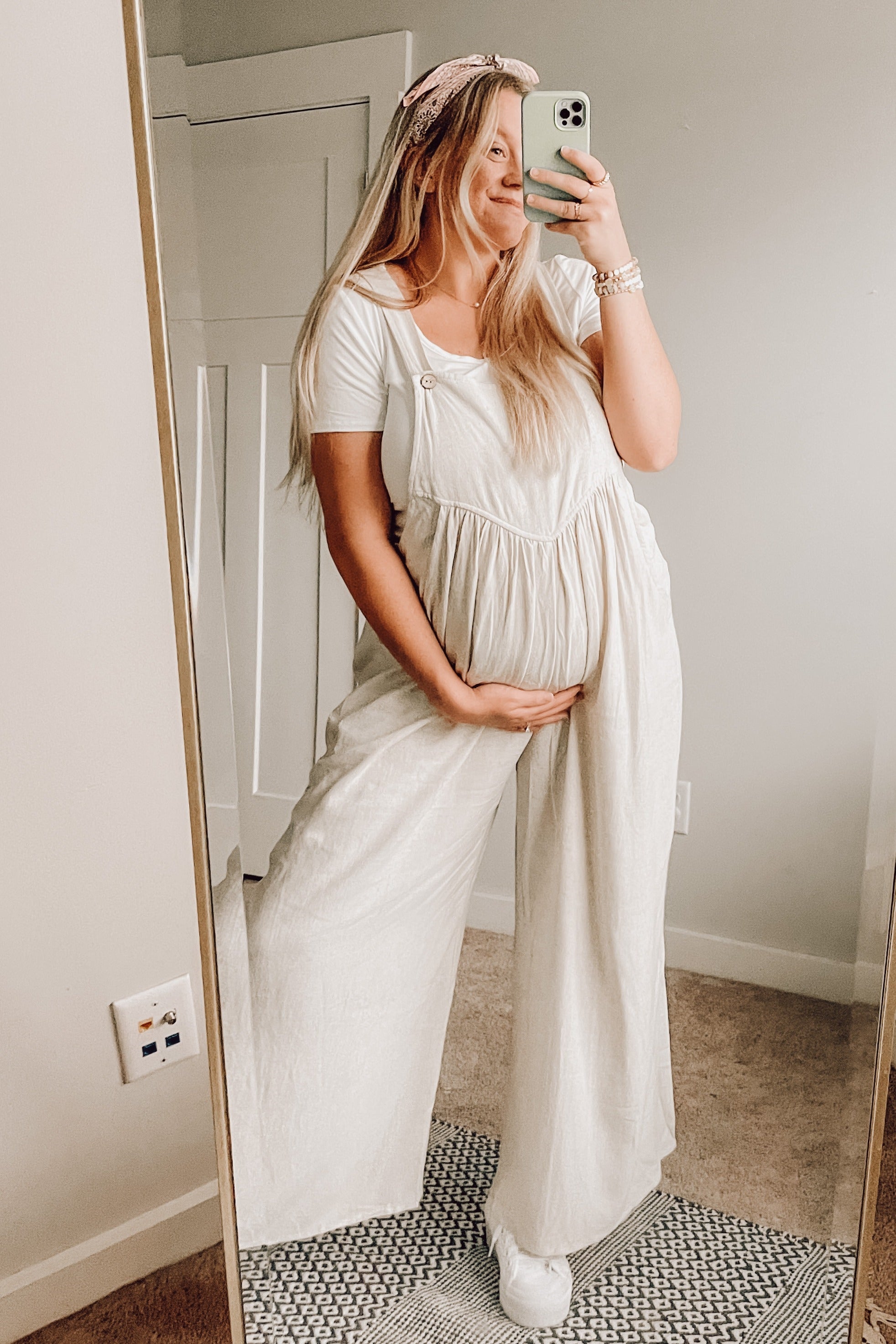 Stylish Beige Linen Maternity Overalls for Pregnant Women - Comfortable & Breathable Pregnancy Jumpsuit for Casual Wear, Outdoor Activities & Maternity Photoshoots