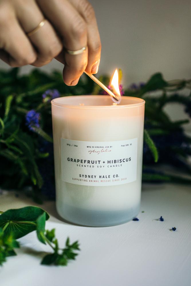 Grapefruit & Hibiscus Scented Soy Candle | Natural, Eco-Friendly Home Fragrance | Perfect for Relaxation, Meditation & Spa Nights