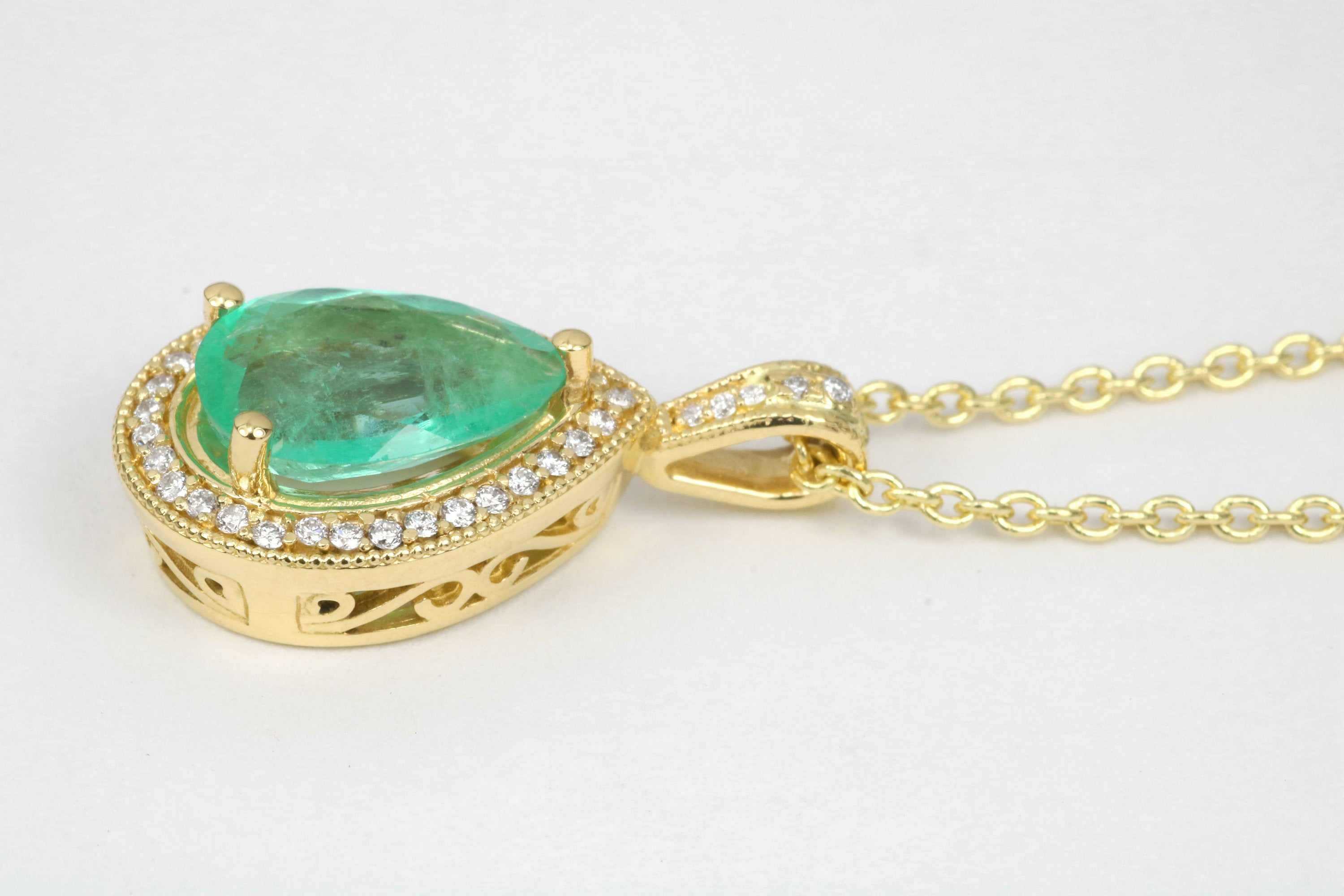 2.50tcw Pear Shape Tear Drop Emerald & Diamond Halo Necklace - Elegant Jewelry for Women, Perfect for Weddings, Anniversaries & Special Occasions