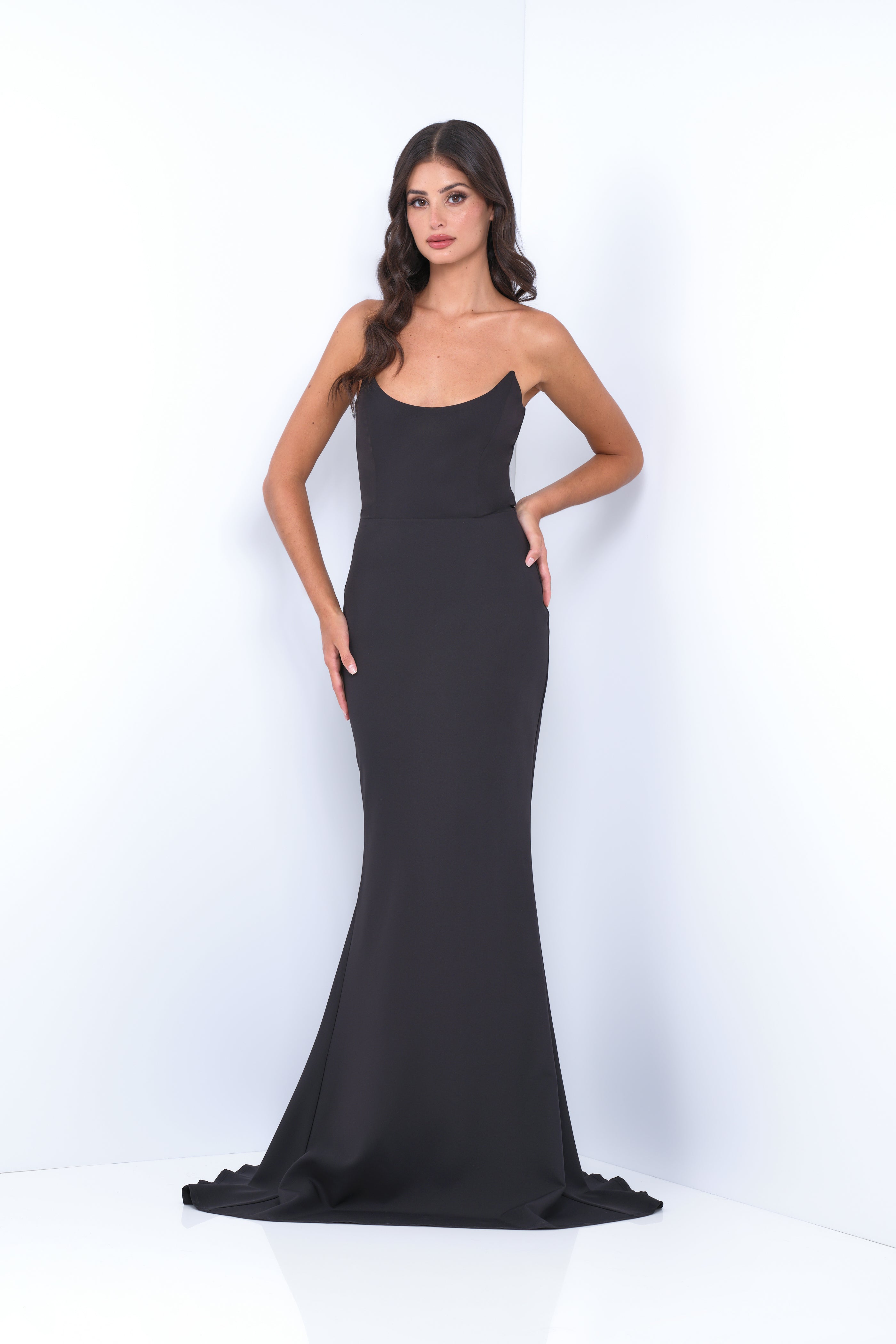 Elegant Black Daris Gown for Women - Perfect for Evening Parties, Weddings & Special Occasions