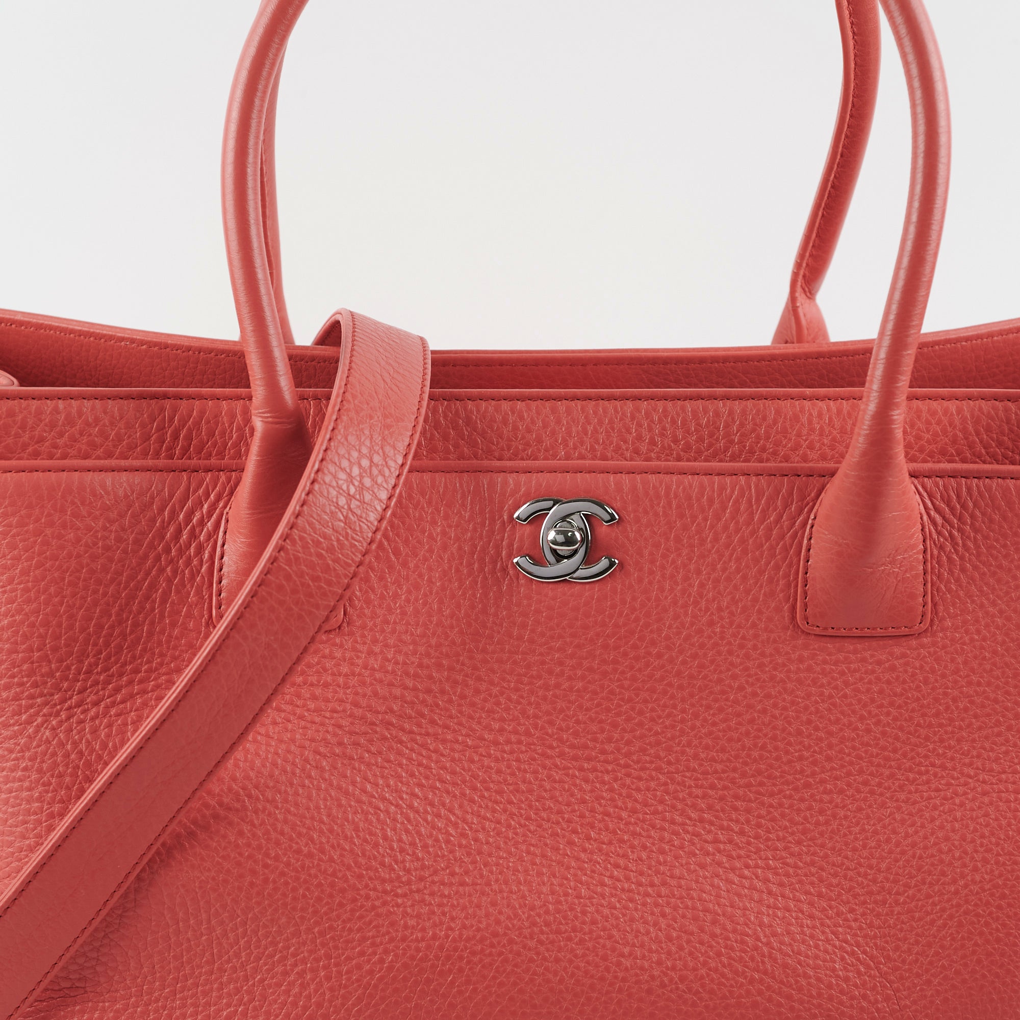 Chanel Medium Cerf Tote Bag in Coral Pink Calfskin Leather - Luxury Designer Handbag for Women, Perfect for Work, Travel & Everyday Use