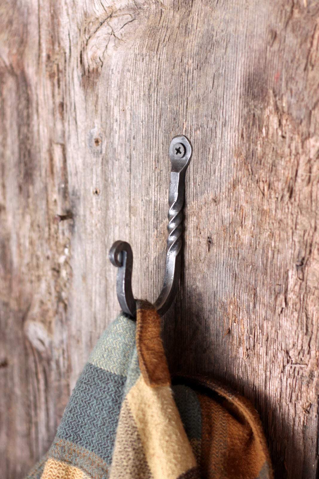 Twisty Wall Hook - Durable & Space-Saving Hanger for Hats, Keys & Coats - Perfect for Entryway, Bathroom & Closet Organization