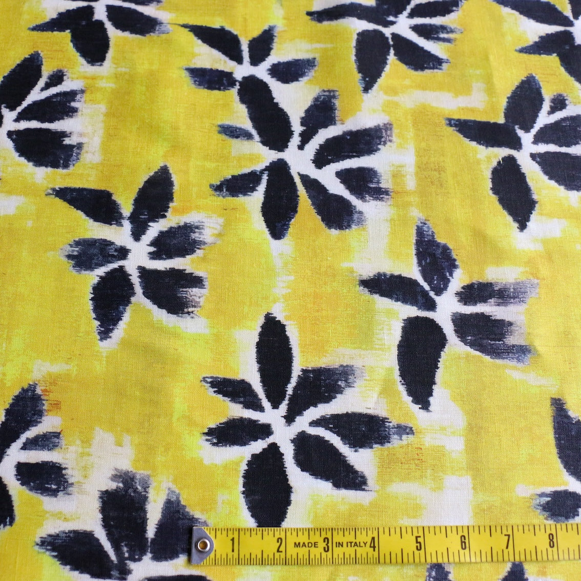 Citron Paradise Printed Linen Fabric - Soft & Breathable Material for Dresses, Curtains & Home Decor | Perfect for Summer Clothing & DIY Craft Projects