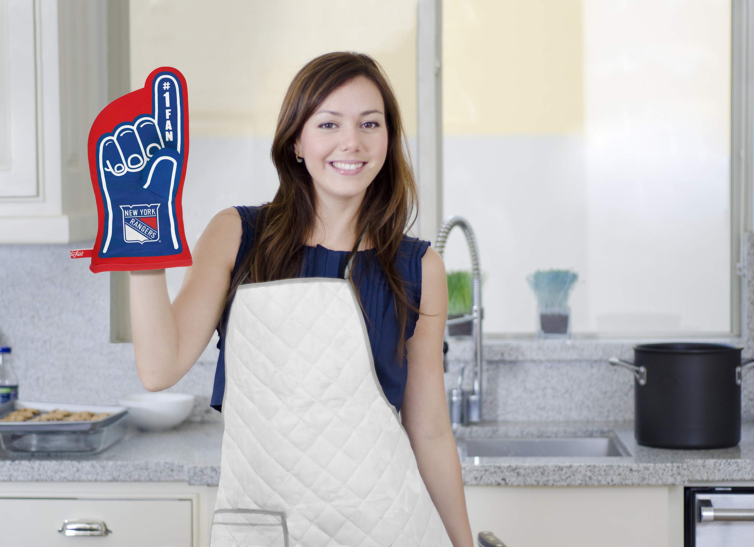 YouTheFan NHL #1 Heat Resistant Oven Mitt - Best Hockey Themed Kitchen Glove for Baking, Grilling & Cooking - Perfect Gift for NHL Fans & Home Chefs