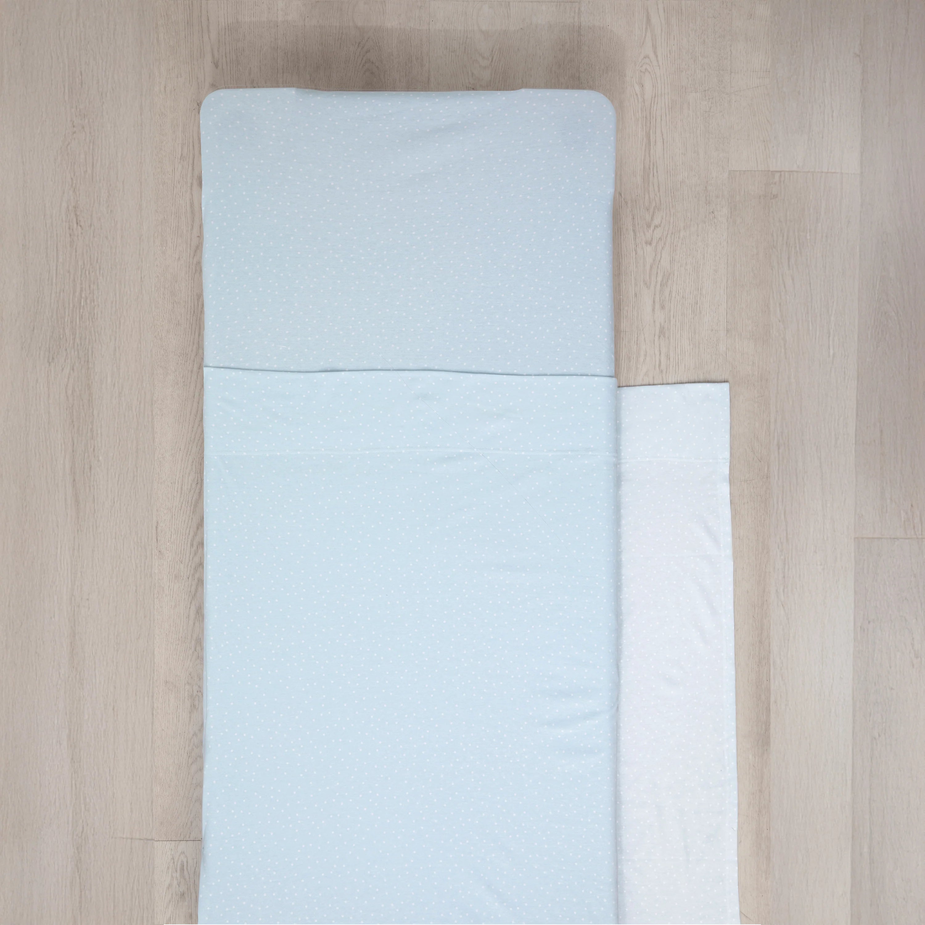 Stacking Bed Sheet Set with Carry Bag - Blue Dots Design | Space-Saving Storage Solution for Travel, Dorm & Guest Rooms