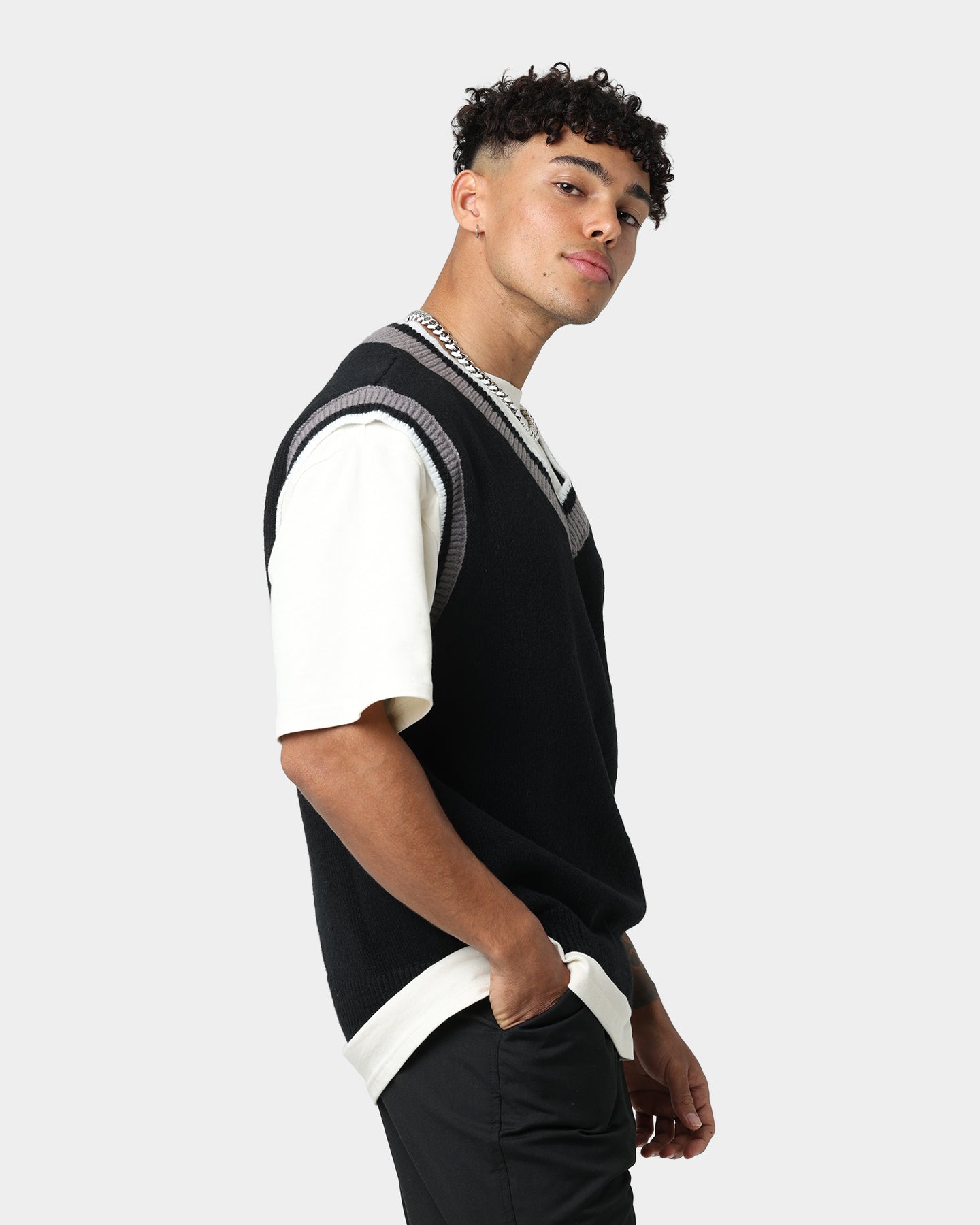 404 Heritage Vest Black - Stylish Men's Casual Vest for Outdoor Adventures & Urban Fashion
