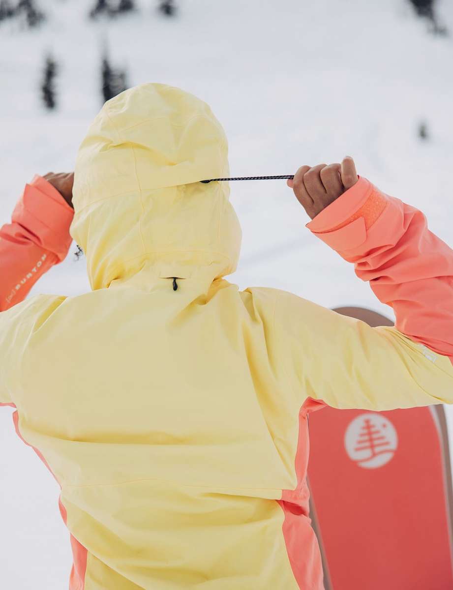 Burton Women's AK GORE-TEX Upshift 2 Layer Waterproof Ski Jacket 2024 - Lightweight Windproof Snowboard Coat for Winter Sports & Outdoor Adventures
