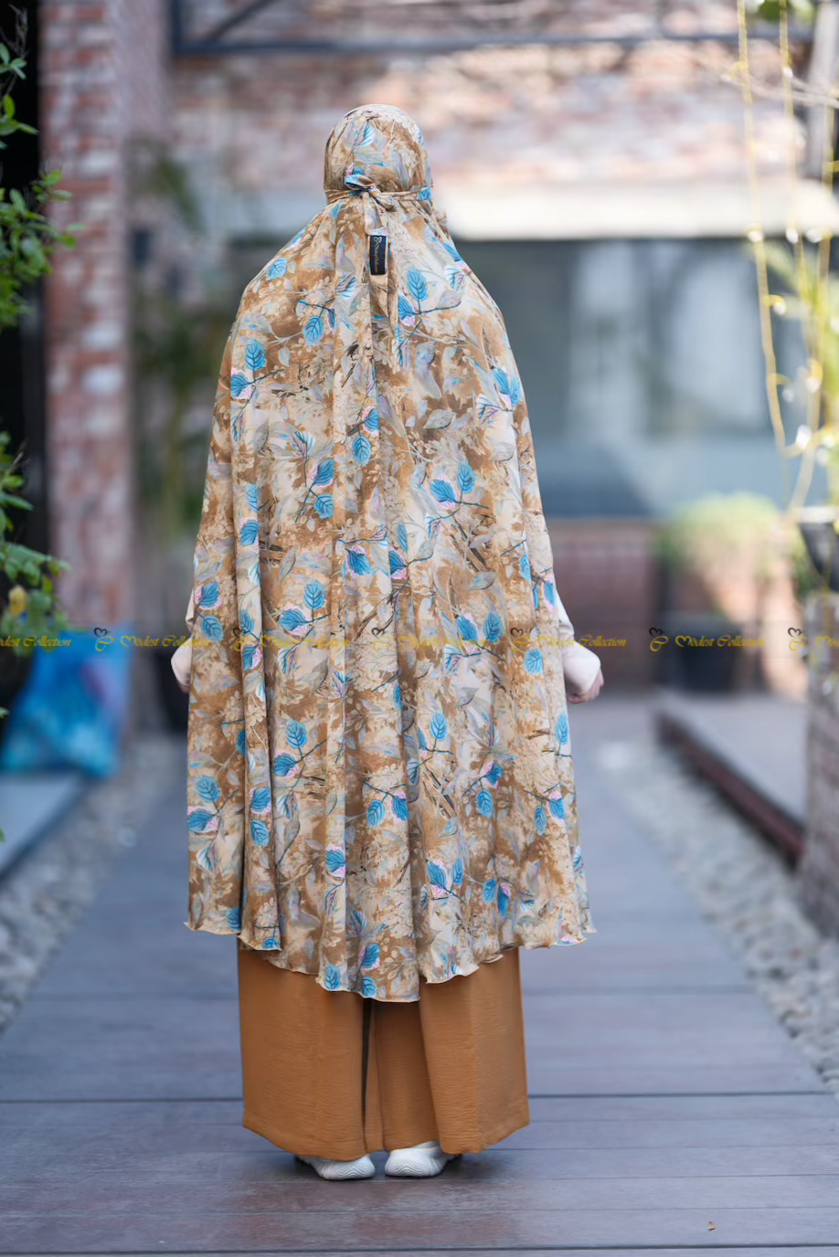 Elegant Printed Georgette Khimar with Pockets - Golden Islamic Prayer Dress for Women | Perfect for Mosque, Eid, Ramadan & Special Occasions