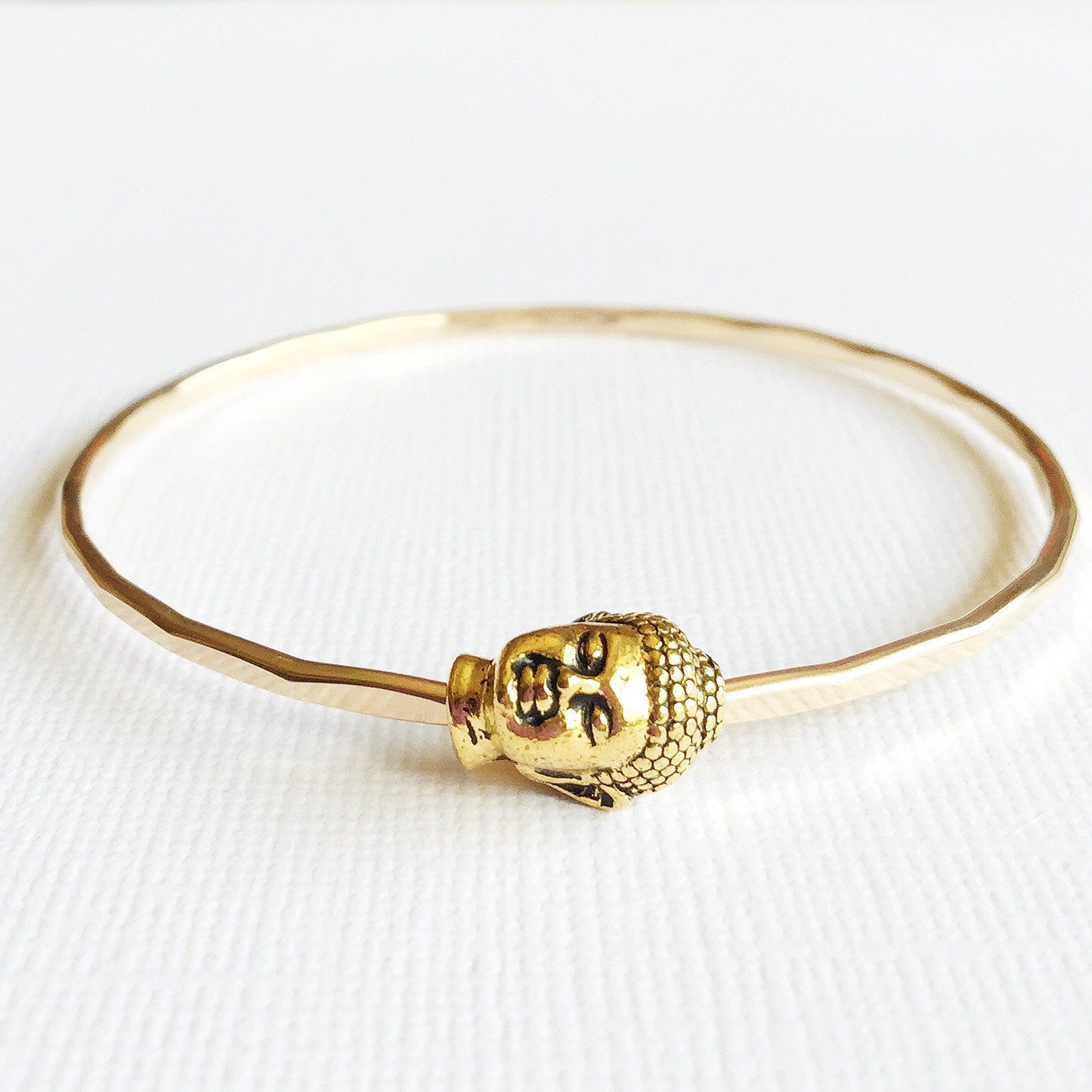Elegant Bangle Michi (B108) - Stylish Women's Fashion Bracelet for Casual Wear, Parties & Special Occasions