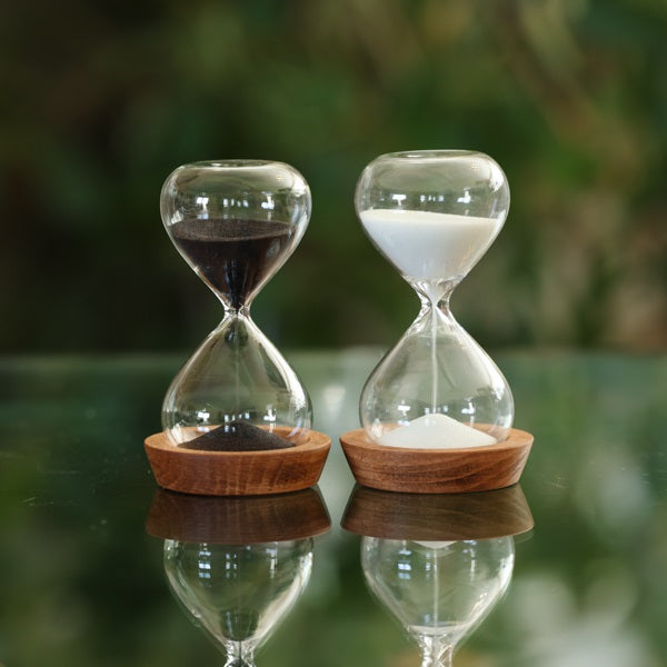 1 Minute Glass Timer with Black or White Sand - Perfect for Kitchen, Classroom, and Meditation - Hourglass Sand Timer for Cooking, Games, and Focus