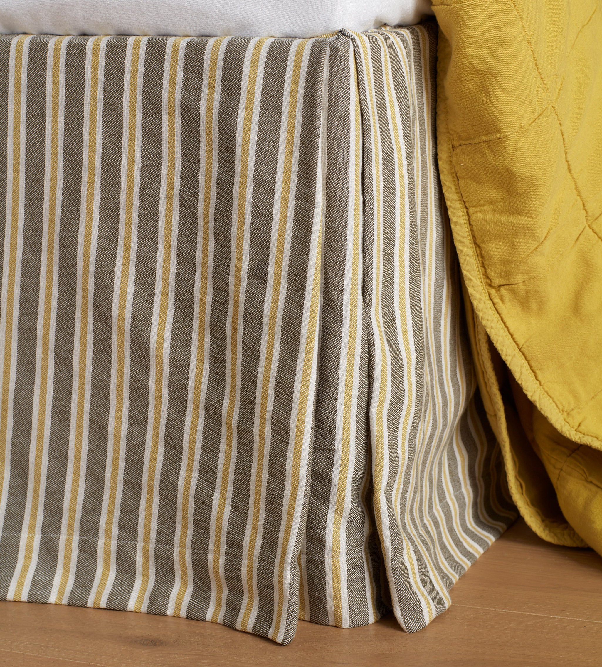 Premium Sadie Stripe 100% Organic Cotton Bed Sheet Set - Soft Breathable Eco-Friendly Bedding for Home, Hotel & Vacation Rental - Queen Size 4-Piece Set with Fitted Sheet, Flat Sheet & Pillowcases