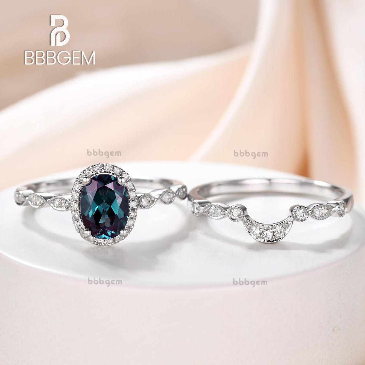 Exquisite Oval Alexandrite Halo Diamond Engagement Ring Set with Matching Curved Diamond Wedding Band | Perfect for Proposals, Anniversaries & Bridal Jewelry | Elegant Gift for Her