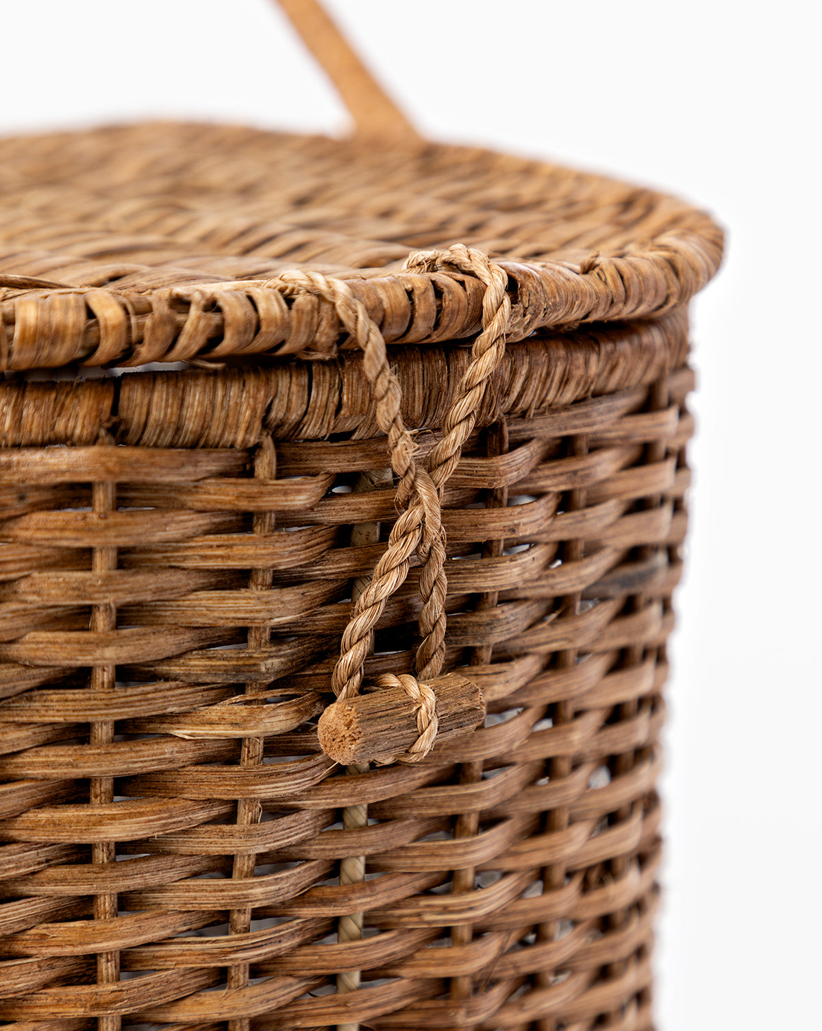 Premium Rattan Wicker Picnic Basket for 2-4 People - Insulated Cooler Compartment & Complete Cutlery Set - Perfect for Outdoor Dining, Beach Trips & Romantic Picnics