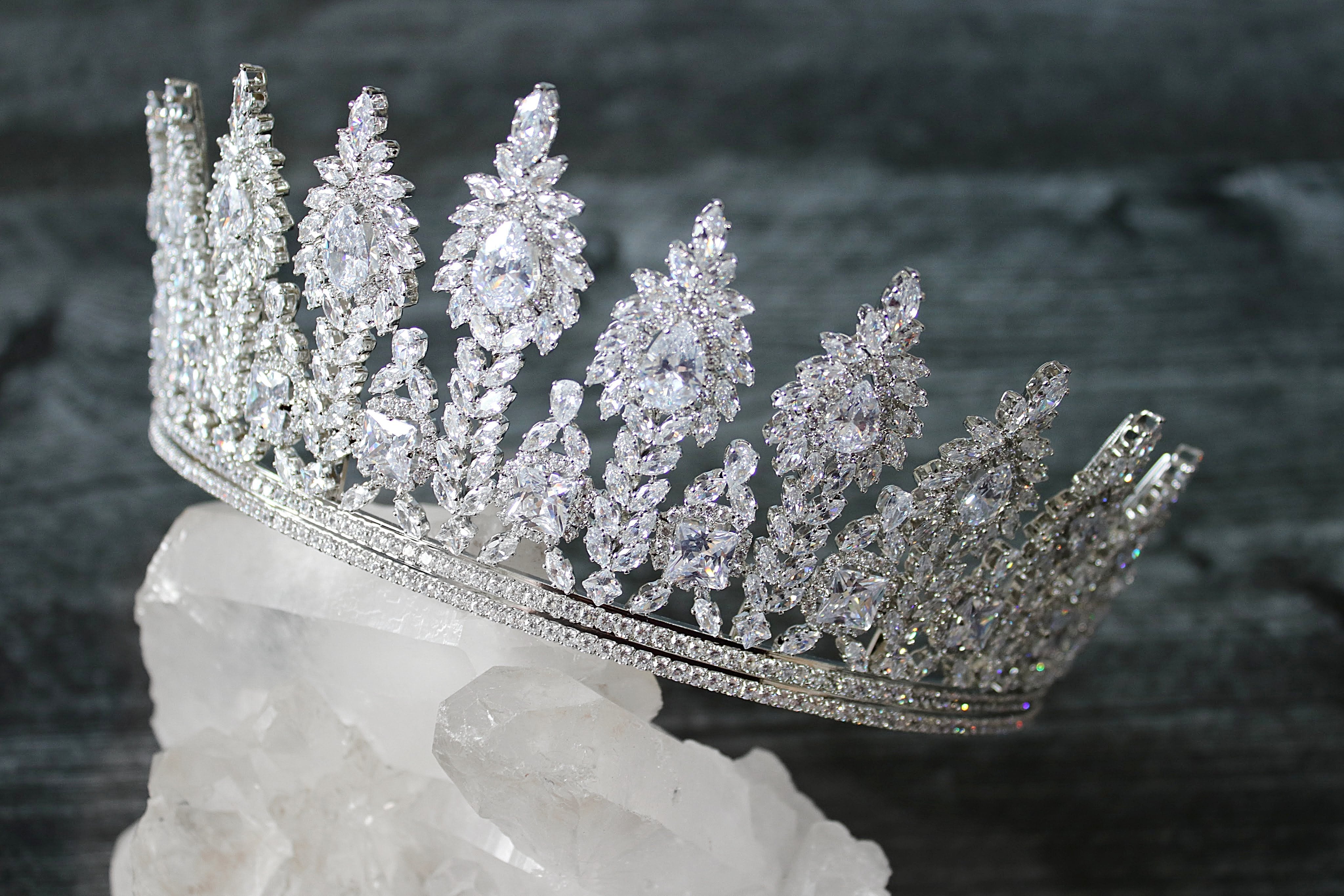NOELLE Royal Bridal Crown - Elegant Rhinestone Wedding Tiara for Bride, Bridesmaid & Prom | Perfect for Weddings, Quinceañeras, Pageants & Special Occasions