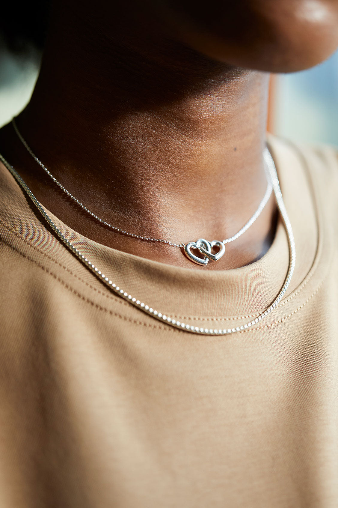 Interlinked Hearts Necklace - Sterling Silver Couple Necklace for Women & Men - Romantic Gift for Valentine's Day, Anniversary & Wedding - Perfect for Date Nights & Special Occasions