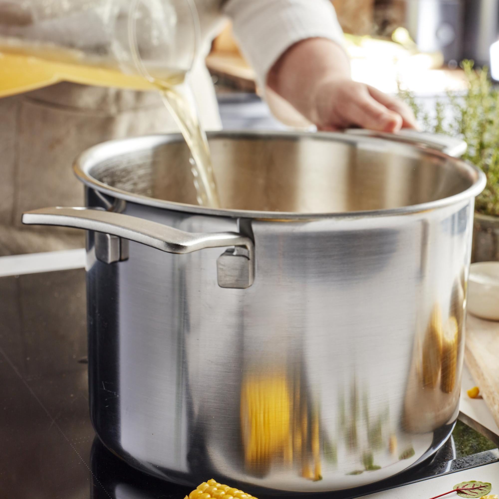 Demeyere Industry 5-Ply 8-Quart Stainless Steel Stock Pot with Lid - Professional Grade Cookware for Soups, Stews & Pasta - Perfect for Home Chefs & Commercial Kitchens