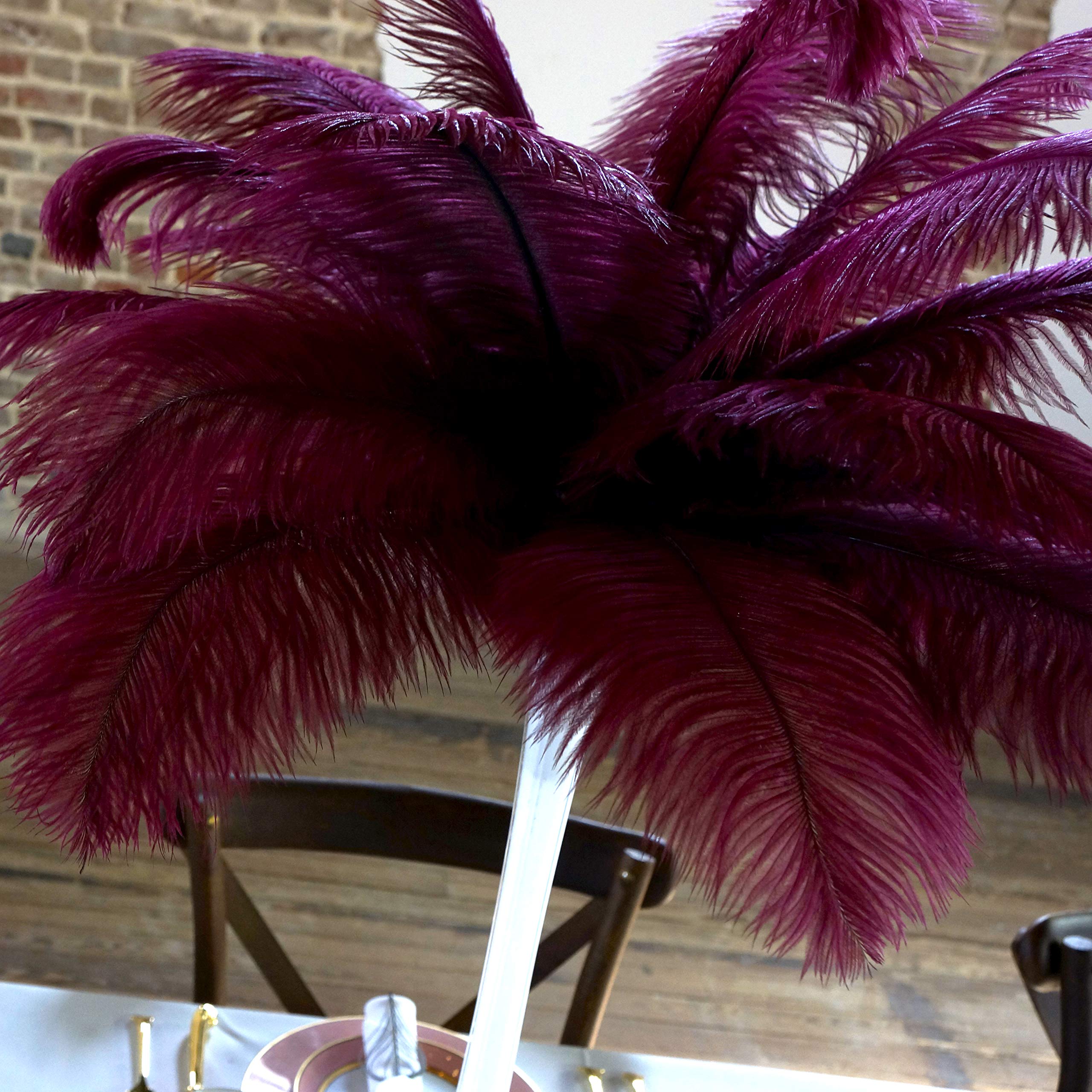 ZUCKER - Elegant Eiffel Tower Vase with Ostrich Feathers - Wedding Centerpiece Decor for Parties & Events - White Ceramic Vase & Burgundy Feather Set - Perfect for Romantic Dinners, Bridal Showers & Home Decor