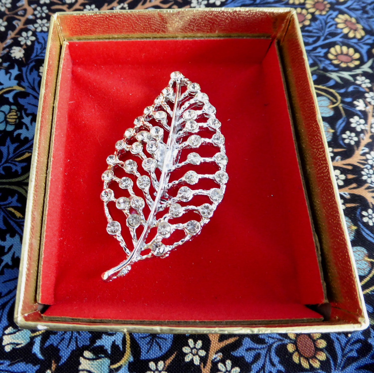 Vintage 1950s Rhinestone Leaf Pin Brooch - Elegant Figural Crystal Jewelry with Original Box | Perfect for Bridal, Prom, Evening Dresses & Vintage Fashion Accessories
