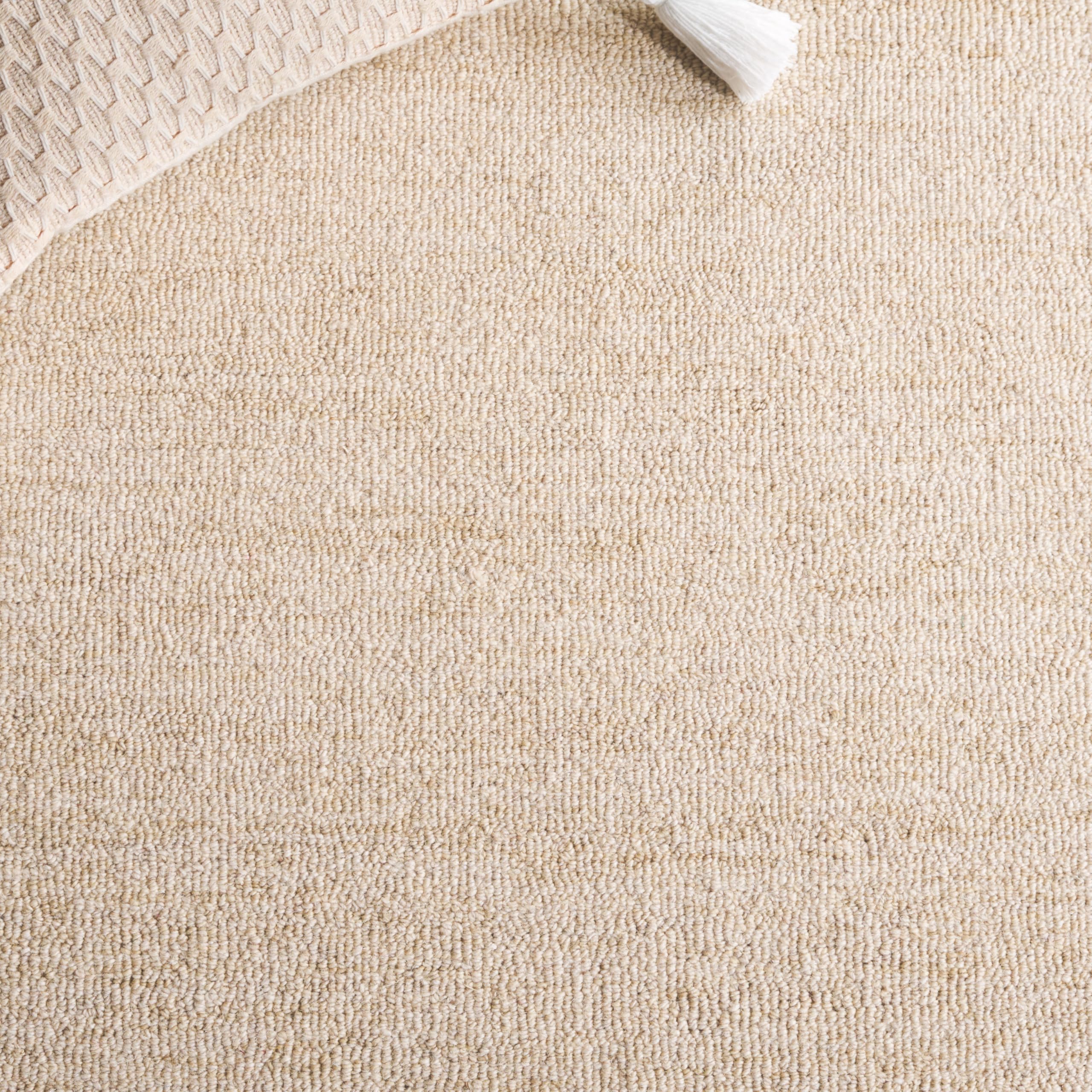 SAFAVIEH Metro Collection 6' Square Beige Handmade Wool Area Rug - Perfect for Living Room, Dining Room, Bedroom - Soft & Durable Floor Decor for Home, Office, Apartment (MET152B)