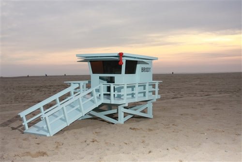 Custom Exclusive Lifeguard Stand Dog House - Unique Outdoor Pet Shelter for Beach & Poolside Use