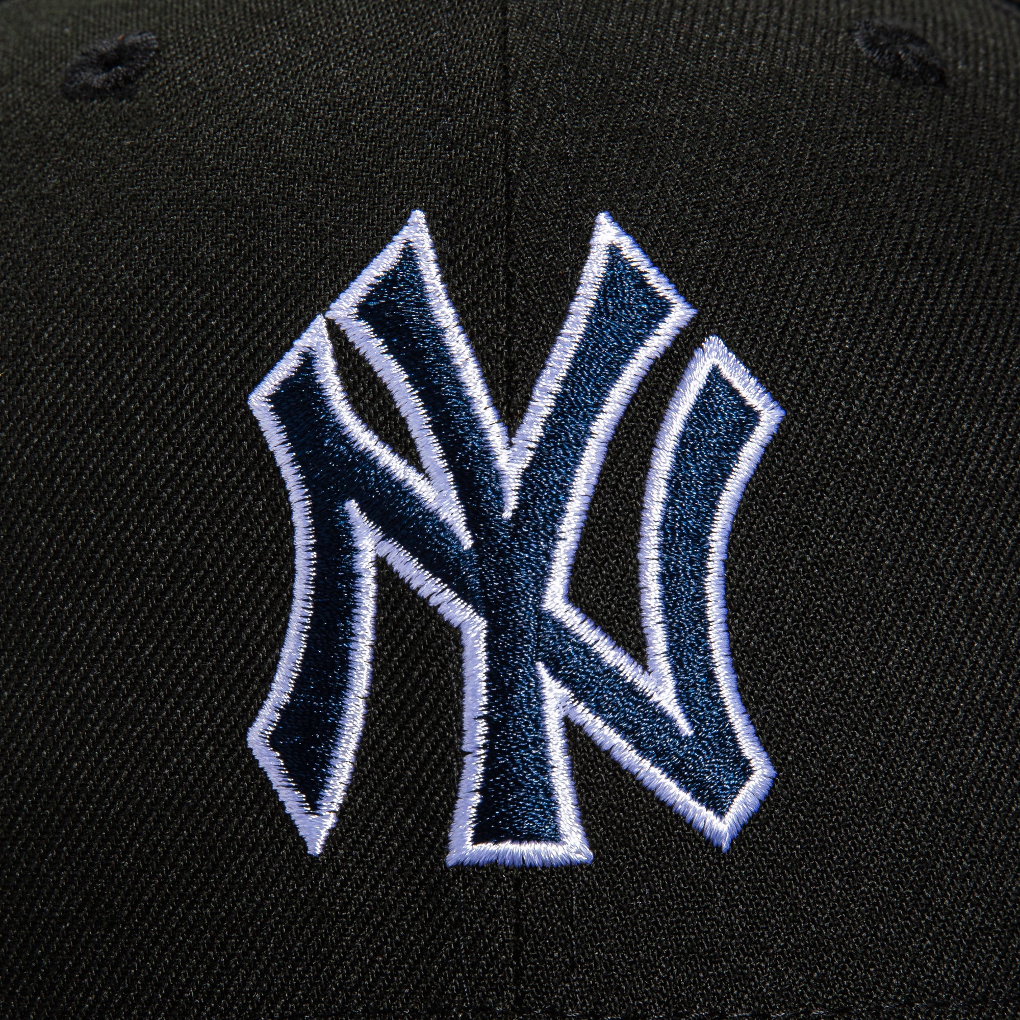 New Era 59Fifty Black New York Yankees 1996 World Series Patch Snapback Hat - Official MLB Baseball Cap for Men & Women - Perfect for Games, Fan Gear & Streetwear Fashion