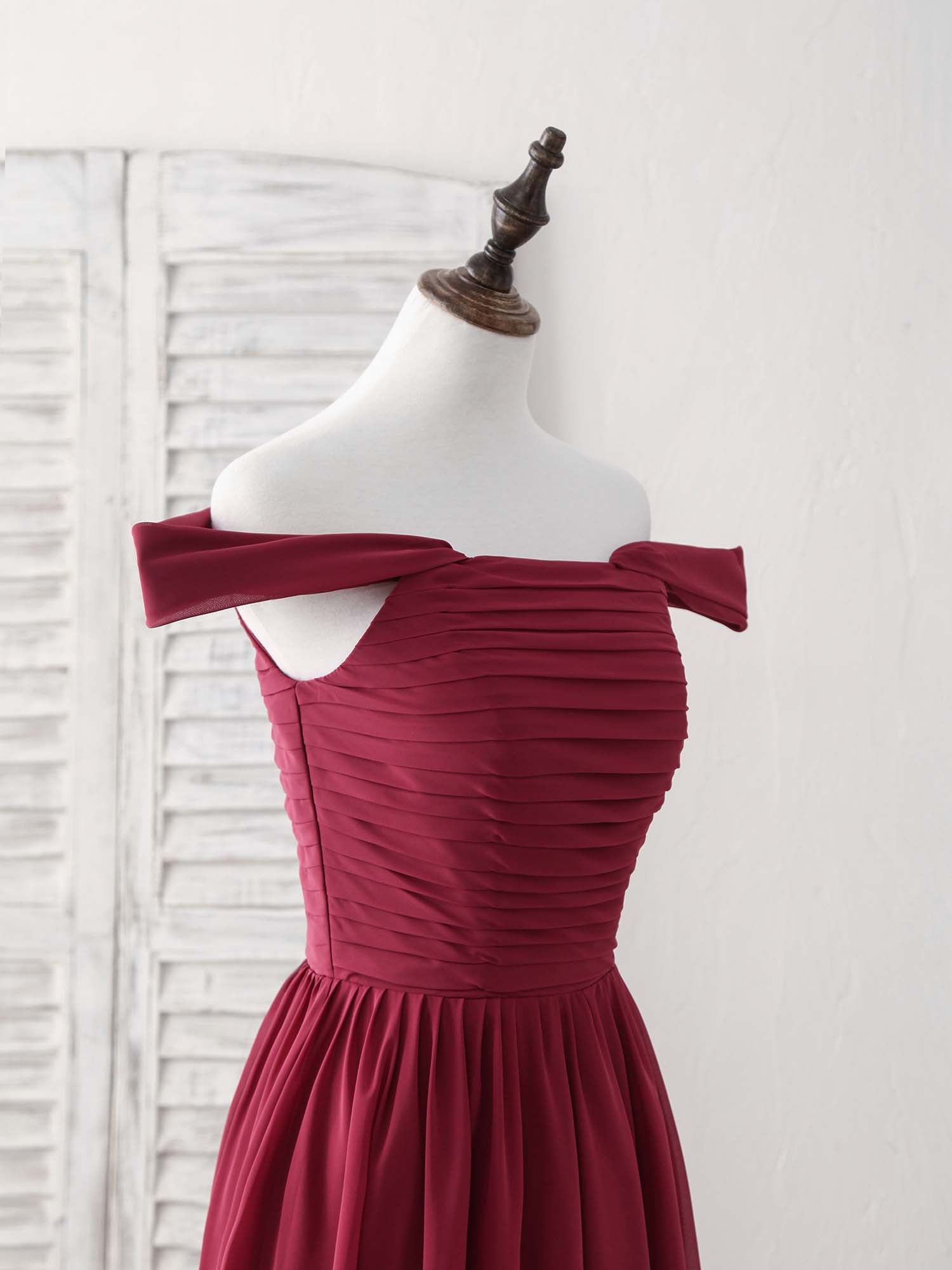 Elegant Burgundy Chiffon Off-Shoulder Long Prom Dress & Bridesmaid Gown - Perfect for Formal Dances, Weddings & Special Occasions