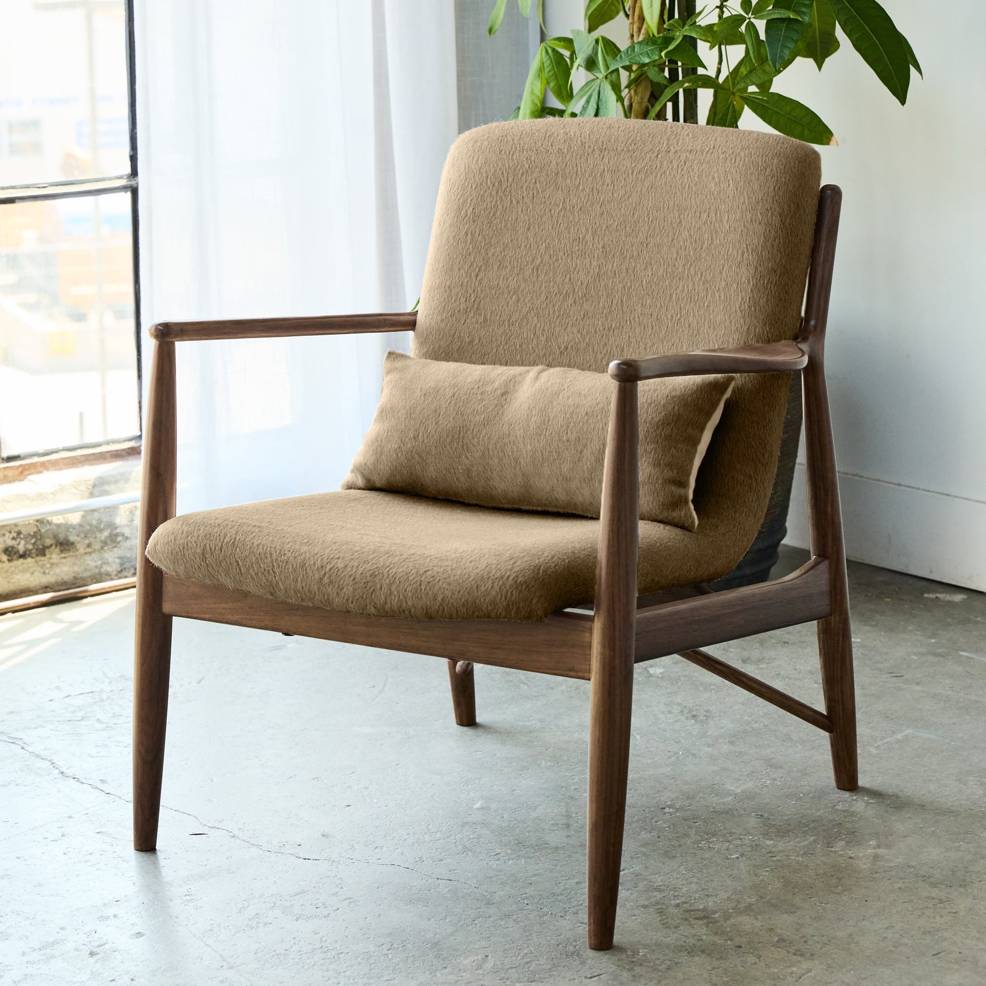 Modern Truss Lounge Chair - Sturdy Metal Frame & Comfortable Cushion for Living Room, Patio, or Office - Perfect for Relaxing & Stylish Home Decor