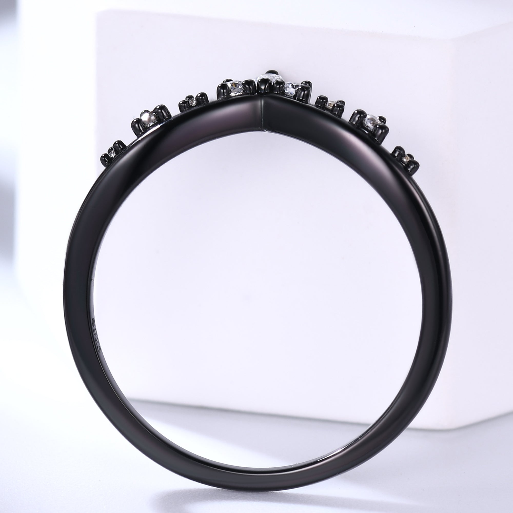 Exquisite Marquise Diamond Black Gold Wedding Ring - Elegant V Chevron Band for Women | Perfect for Engagement, Anniversary & Bridal Jewelry Gifts