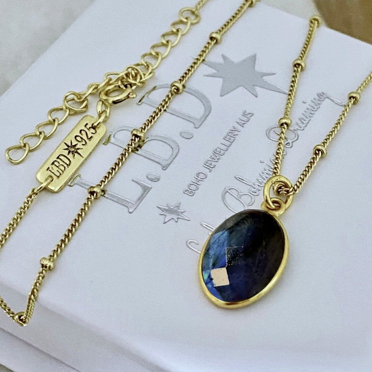Iridescent Gold Labradorite Necklace for Women – Elegant Healing Crystal Jewelry for Spiritual Protection & Energy Balance | Perfect for Meditation, Yoga & Everyday Wear