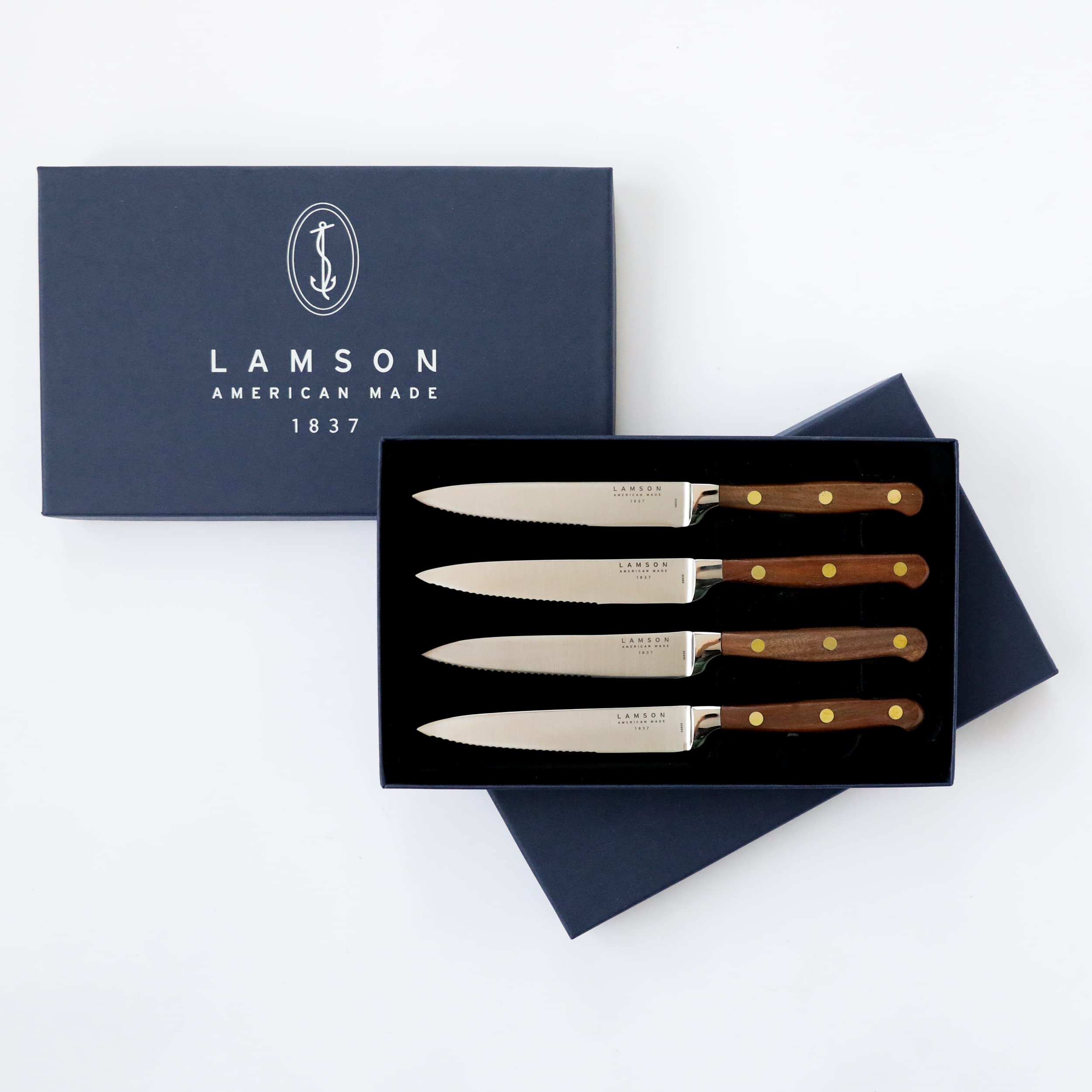 Premium Serrated Steak Knife Set with Walnut Handles - Sharp Stainless Steel Blades for Perfectly Slicing Steaks, Roasts & More - Ideal for Dining, BBQs & Gourmet Cooking