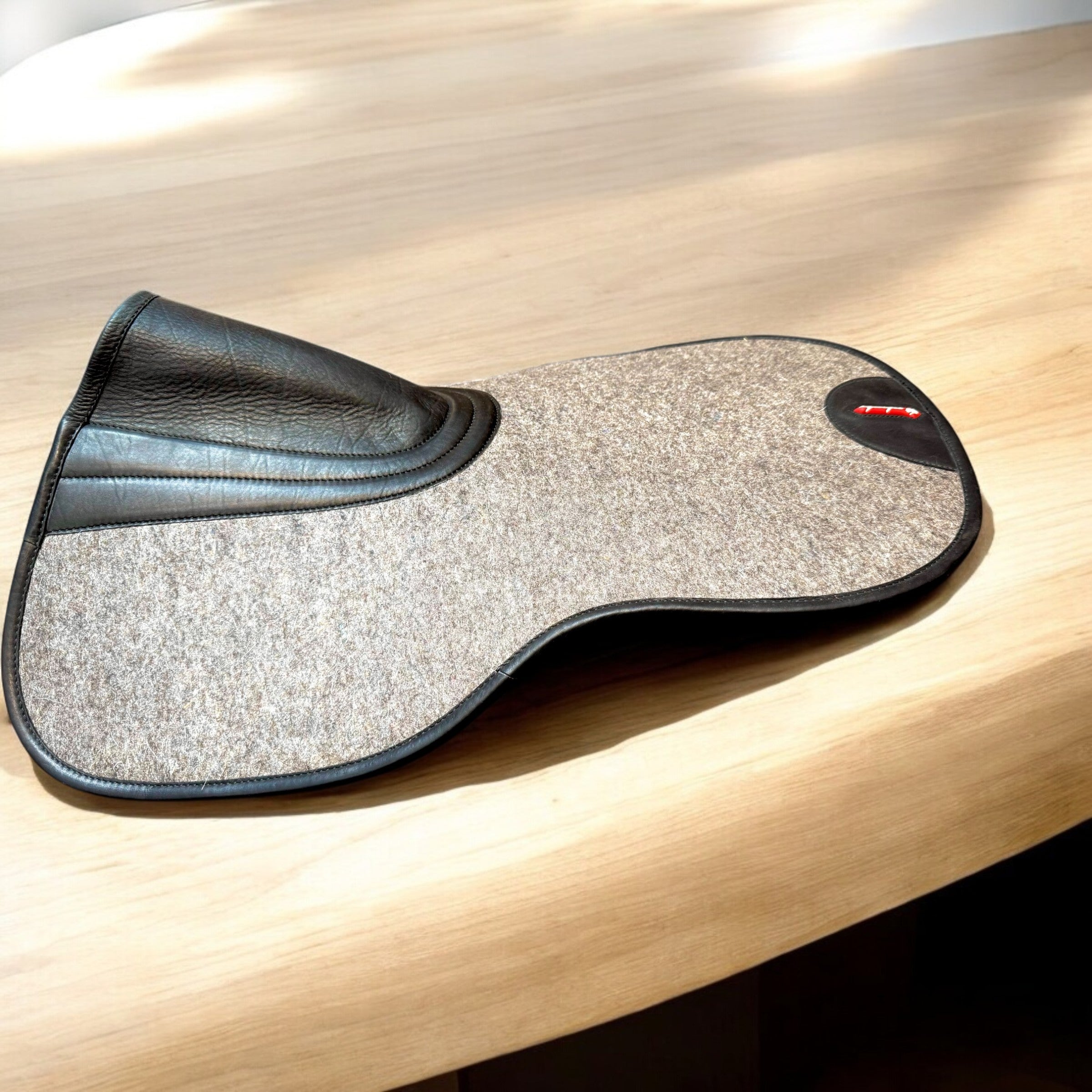 Equipe Wool Felt Half Pad for Horses - Premium Shock Absorbing Saddle Pad for Riding & Training - Ideal for Dressage, Jumping & Trail Riding