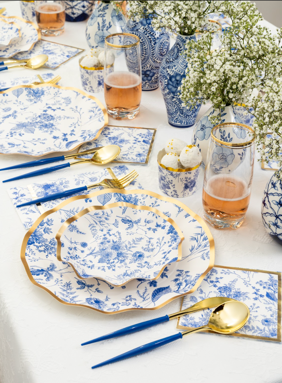 Eco-Friendly Wavy Paper Dinner Plates - 8 Pack, Disposable Party Plates for Weddings, Birthdays & Picnics - Biodegradable & Stylish Tableware