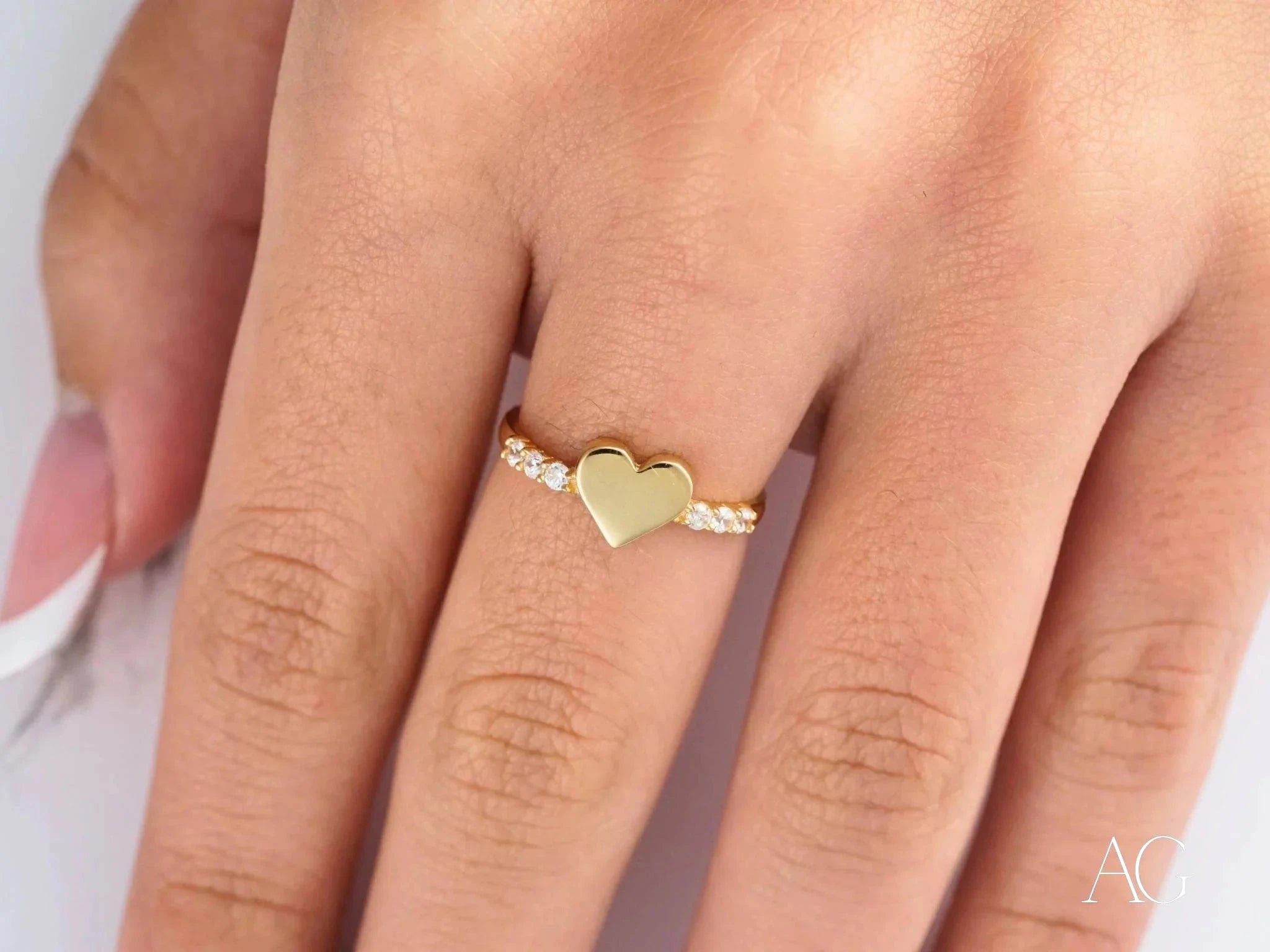 18k Yellow Gold Heart Ring for Women - Elegant Valentine's Day Gift, Anniversary Jewelry, Romantic Proposal Ring for Her - Perfect for Weddings, Date Nights & Special Occasions