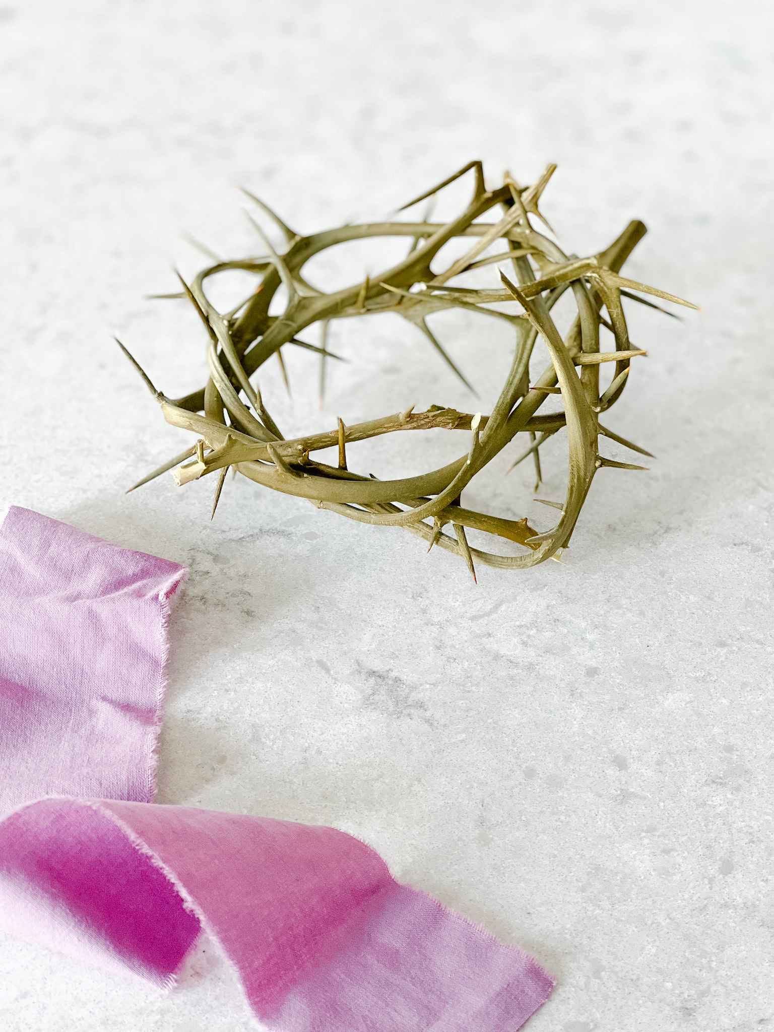 Authentic Crown of Thorns Replica - Religious Home Decor & Christian Gift for Easter, Weddings, Baptisms - Perfect for Church Altars & Spiritual Displays