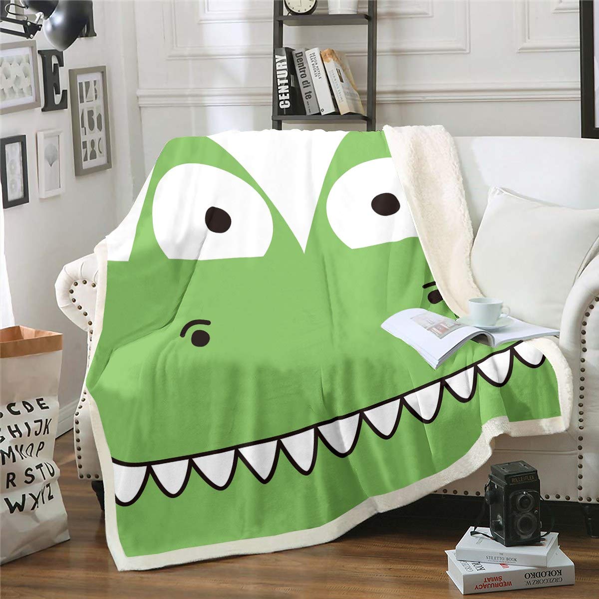 Cute Cartoon Crocodile Fleece Throw Blanket for Kids & Girls - Soft Sherpa Plush Blanket with Hand-Drawn Design (60x80 Inch, Twin Size) - Perfect for Nursery, Sofa, Bed & Couch