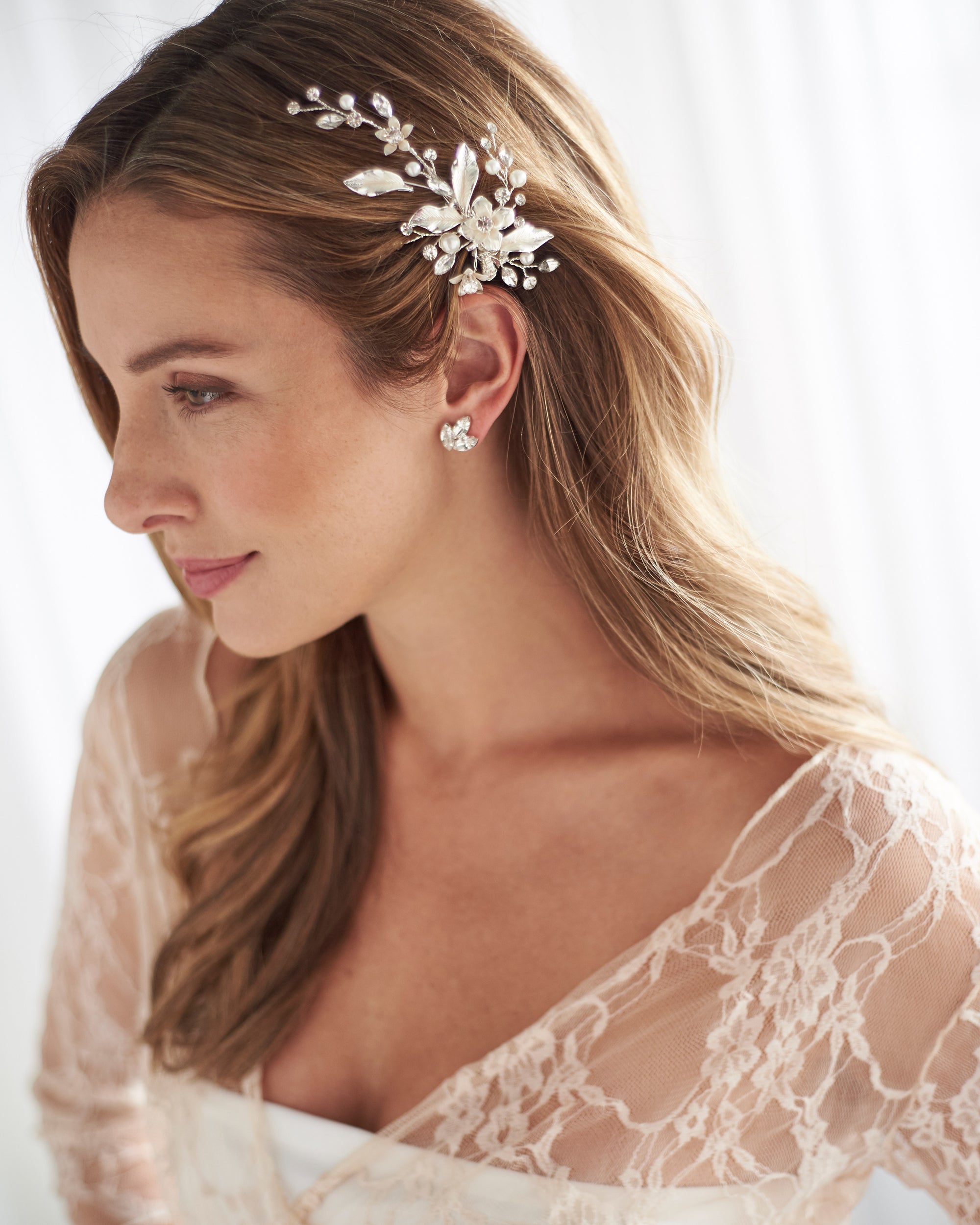 Elegant Petite Pearl & Floral Hair Clip for Women - Delicate Hair Accessories for Bridal, Wedding, Party & Everyday Wear
